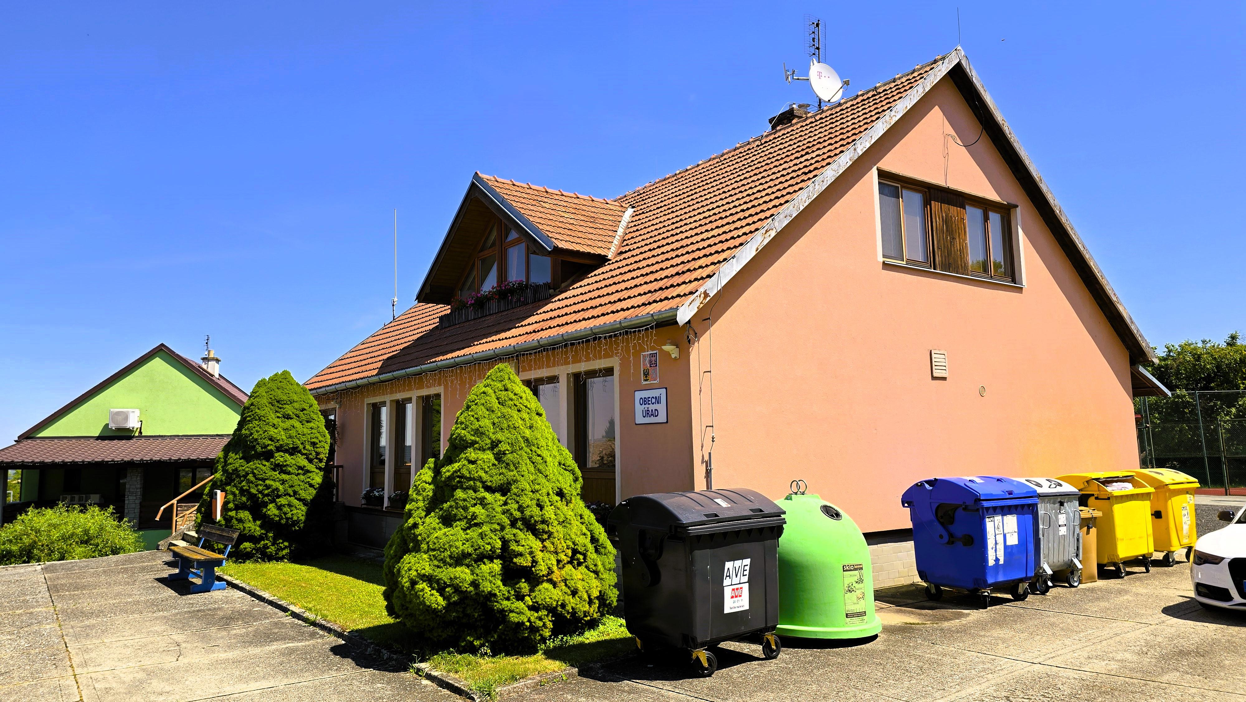 Srbce - obecní úřad foto 4