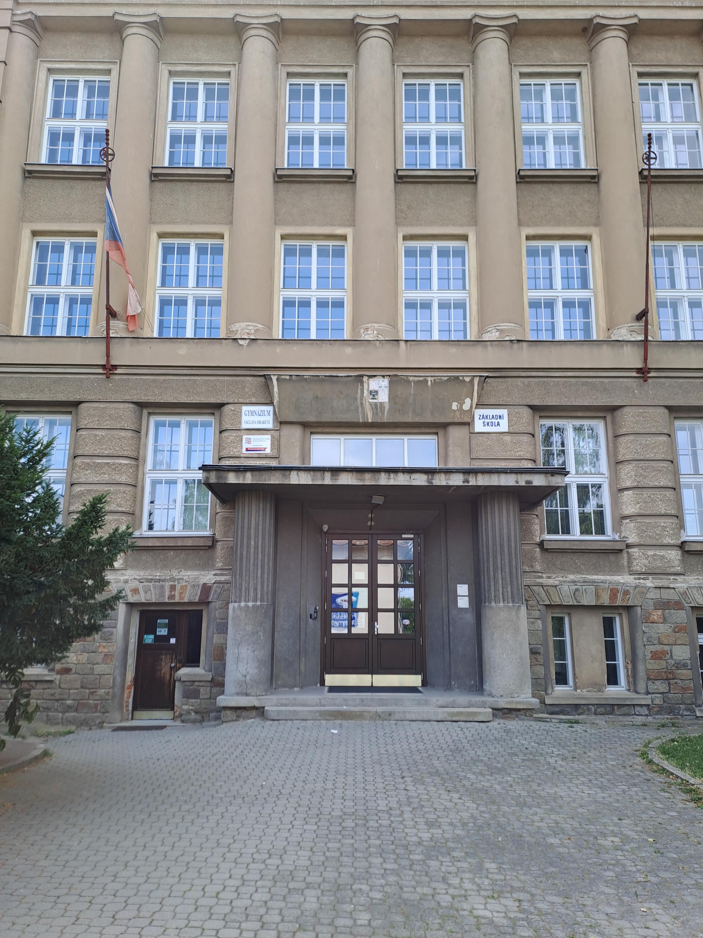 Gymnázium Václava Hraběte Hořovice foto 3