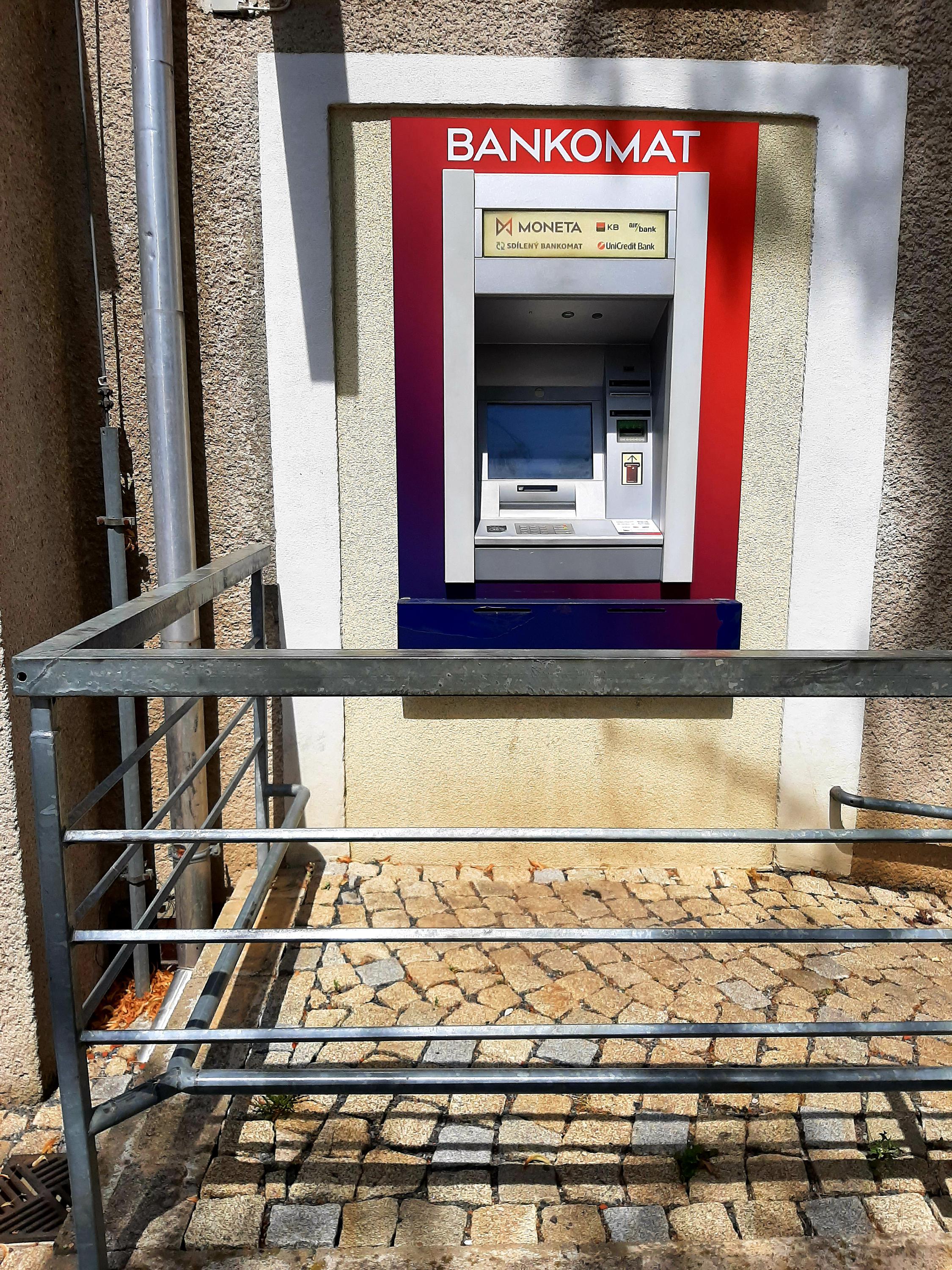 Bankomat MONETA Money Bank foto 6