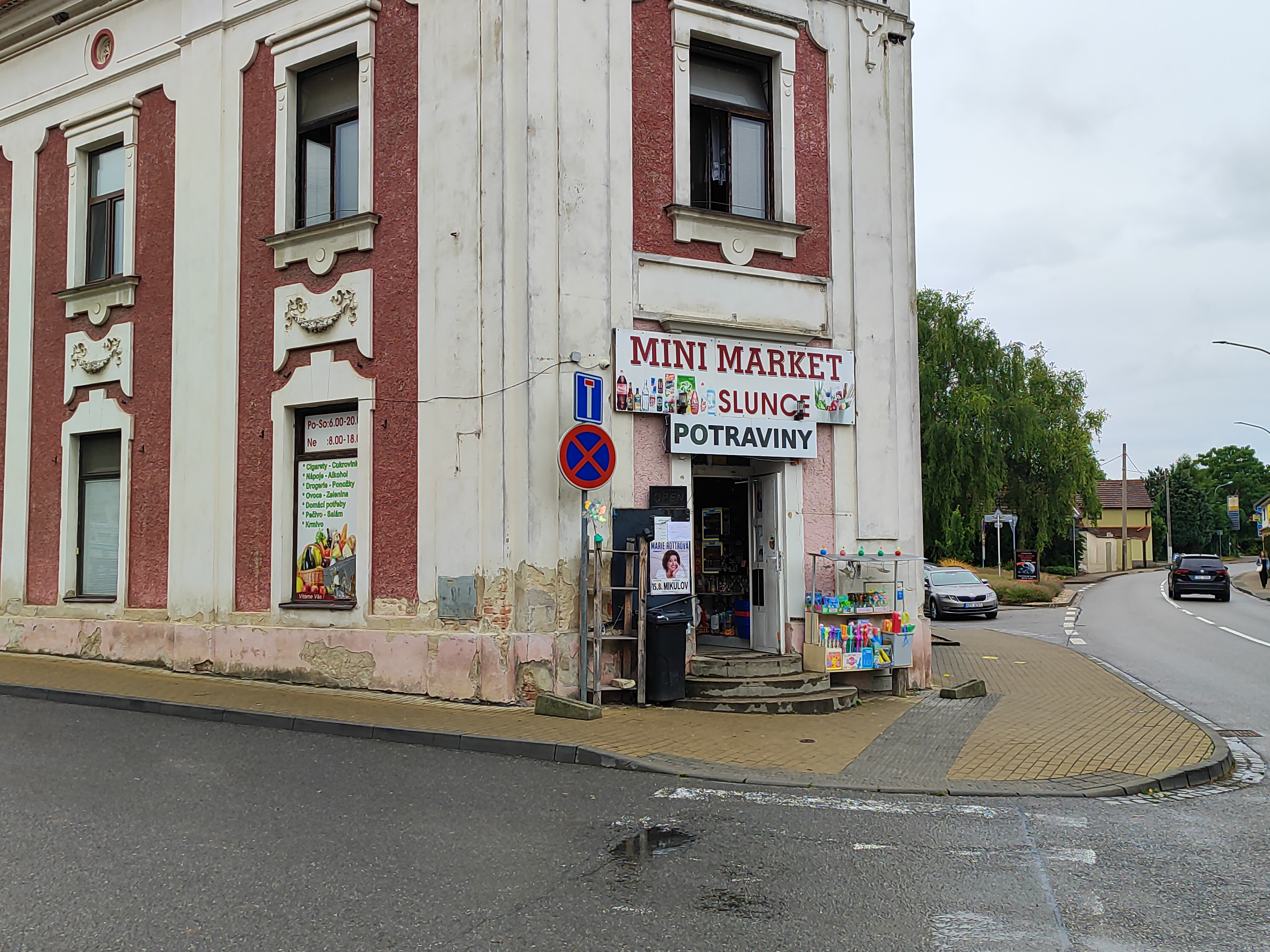 Mini market slunce