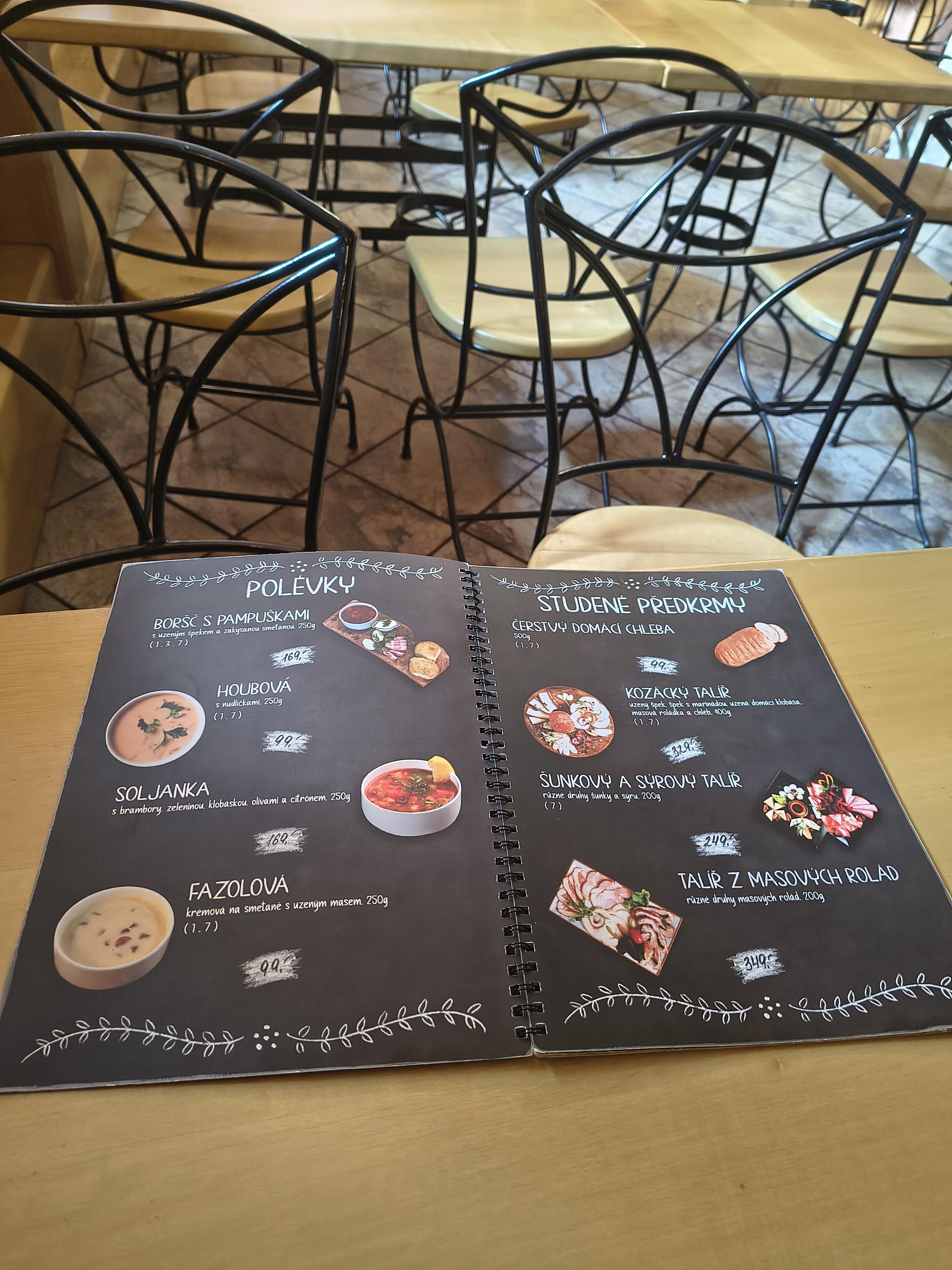 Bleriot Ukrajinská restaurace Berehynia foto 6