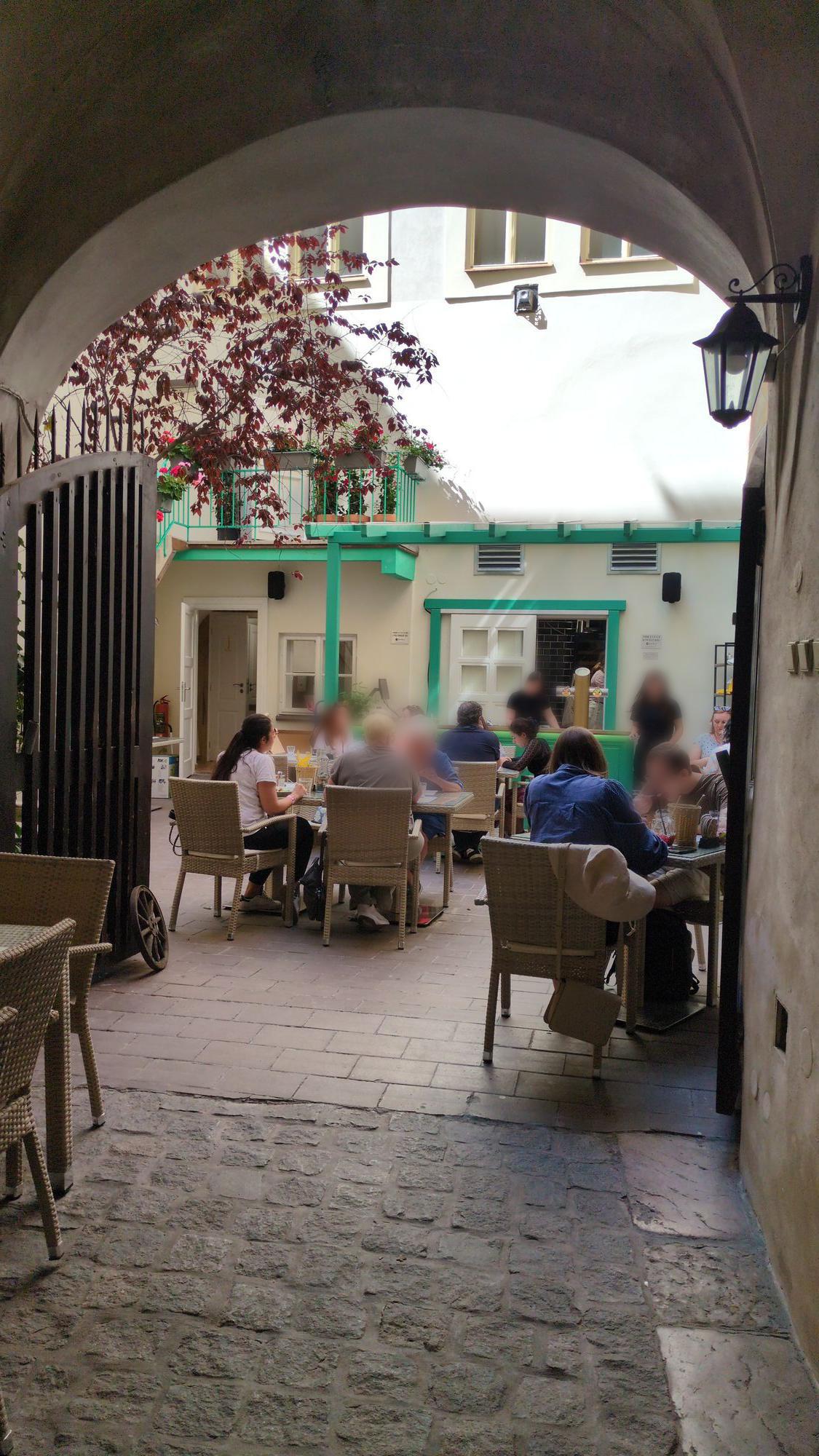 Restaurace Dvorek pod Hradem foto 4