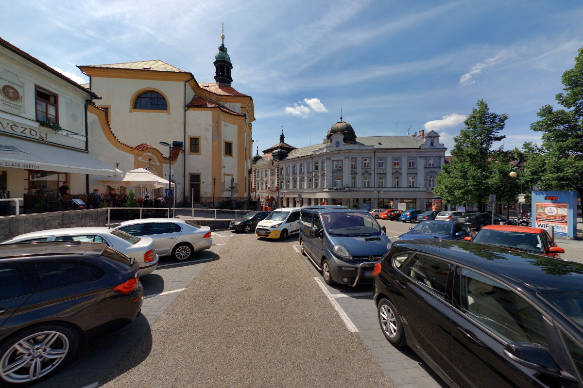 Raiffeisenbank - bankomat