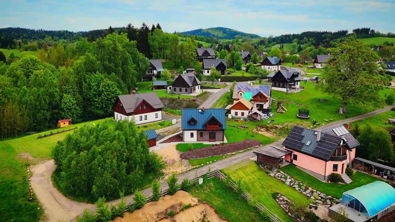 Roubenka Lučany foto 2 (náhled videa)