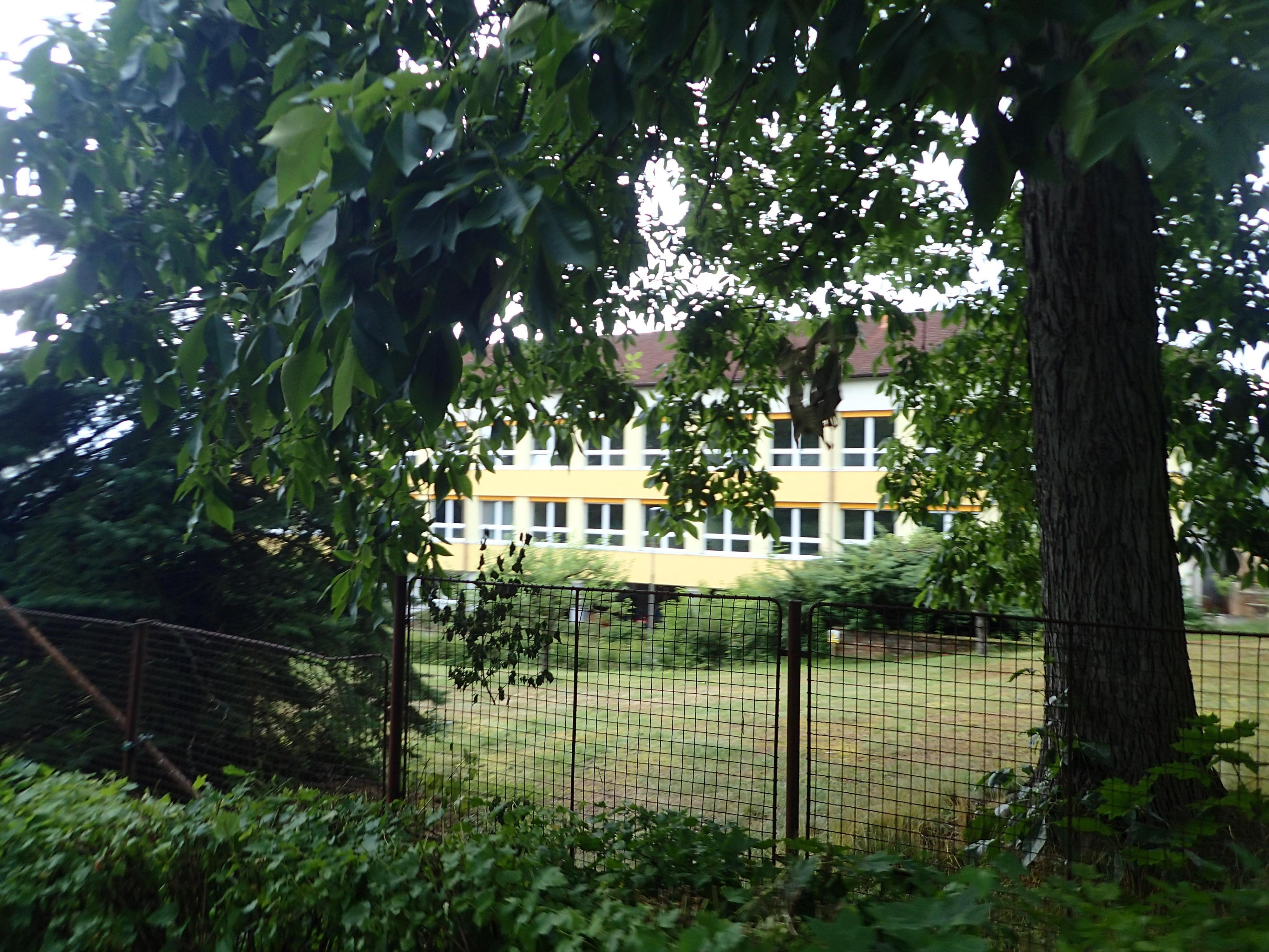 ZŠ Hluboká nad Vltavou, Karla Čapka foto 1