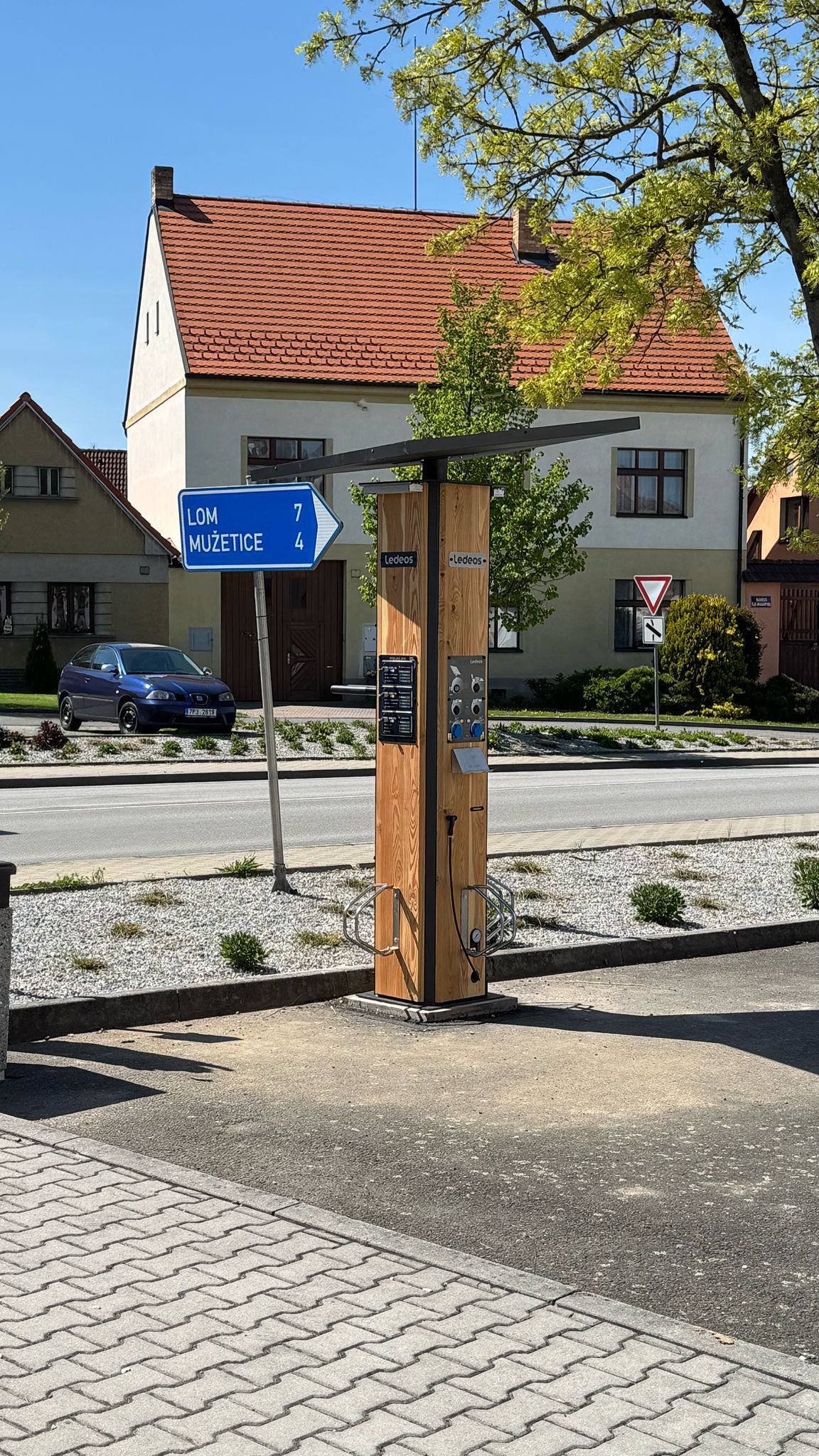 Dobíjecí stanice pro elektrokola Sedlice foto 2