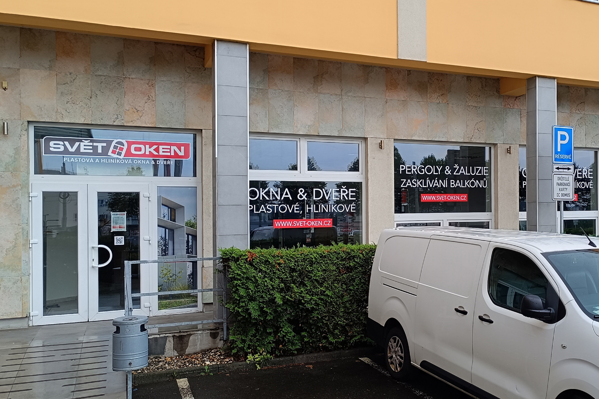 SVĚT OKEN - plastová okna a dveře