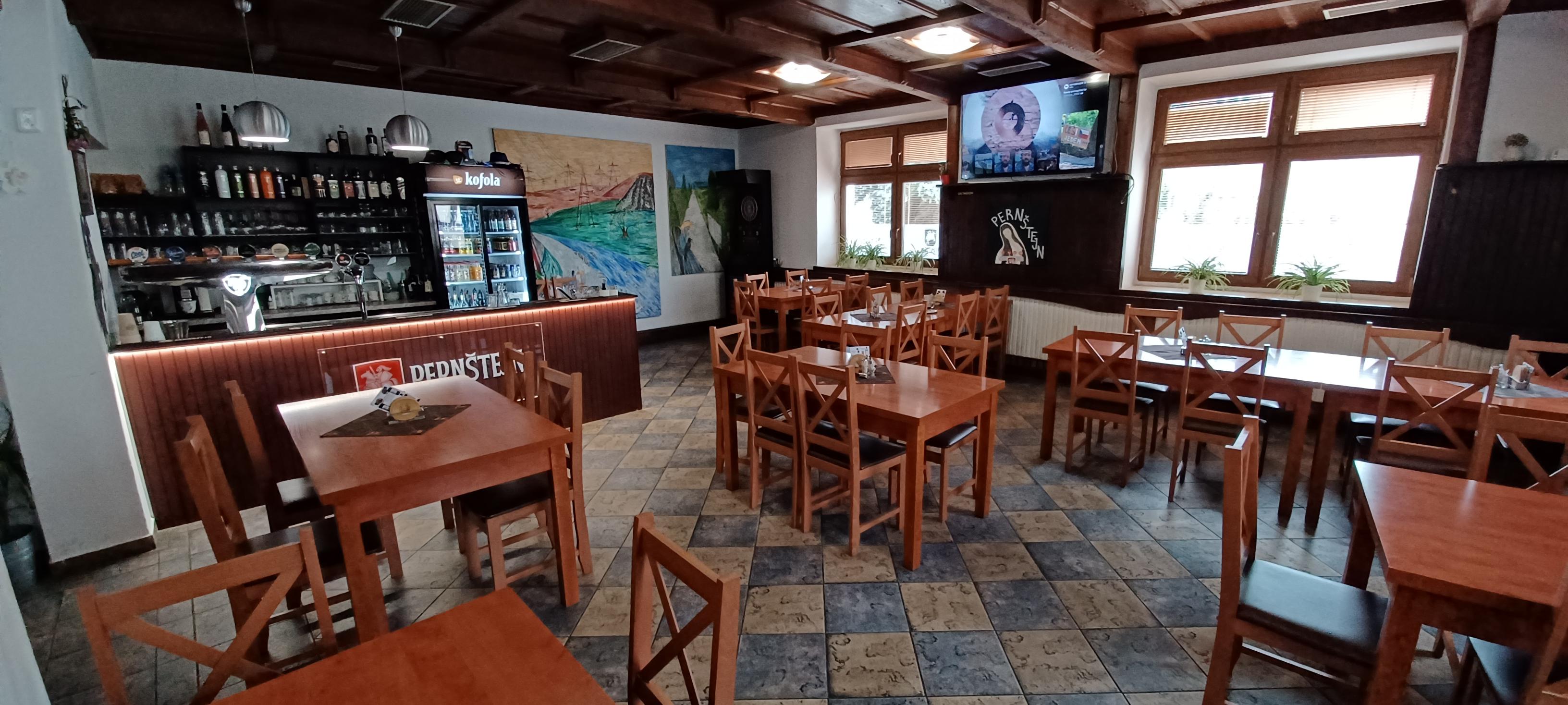 Restaurace na růžku foto 2