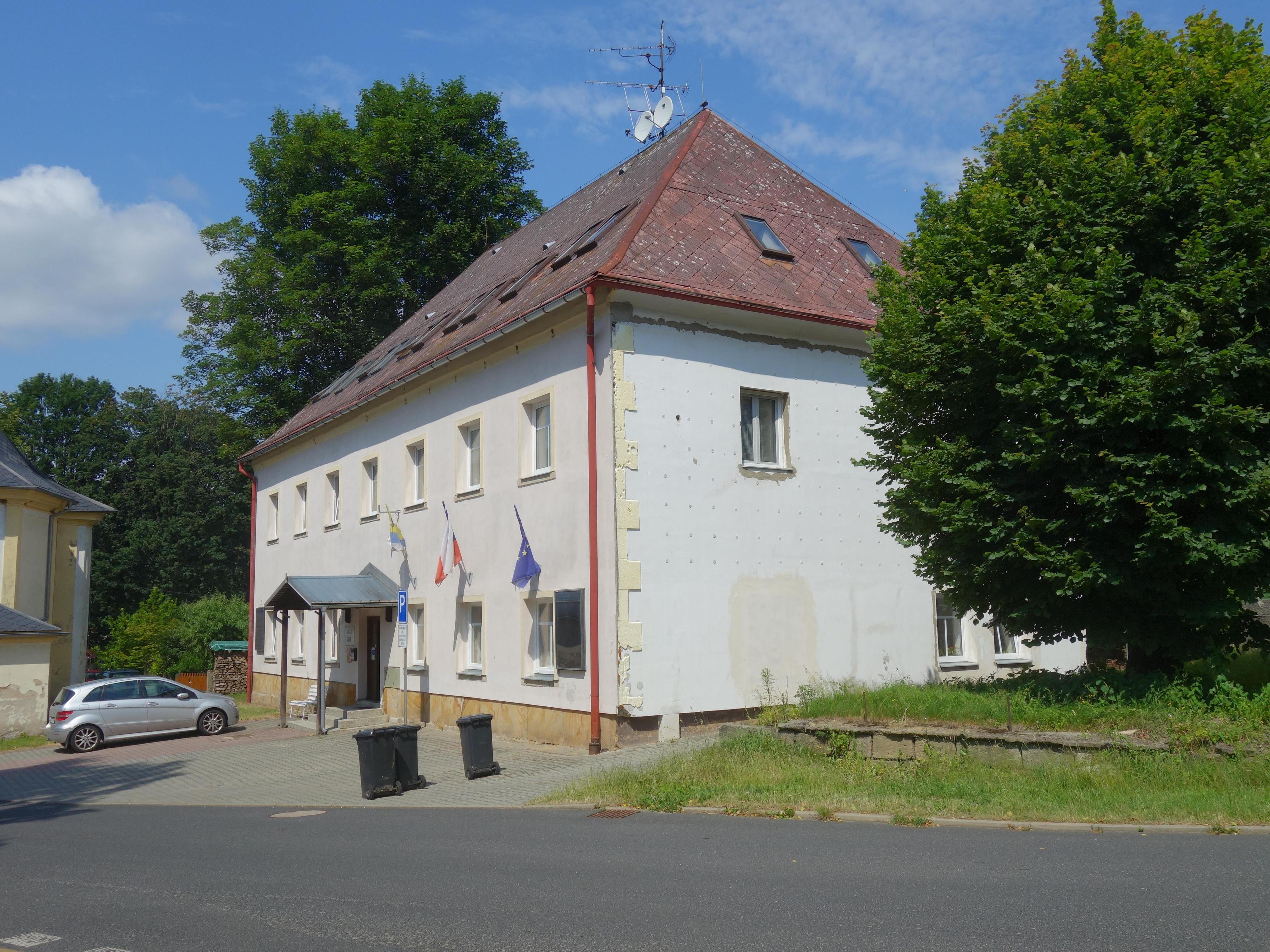 Krompach - obecní úřad foto 6