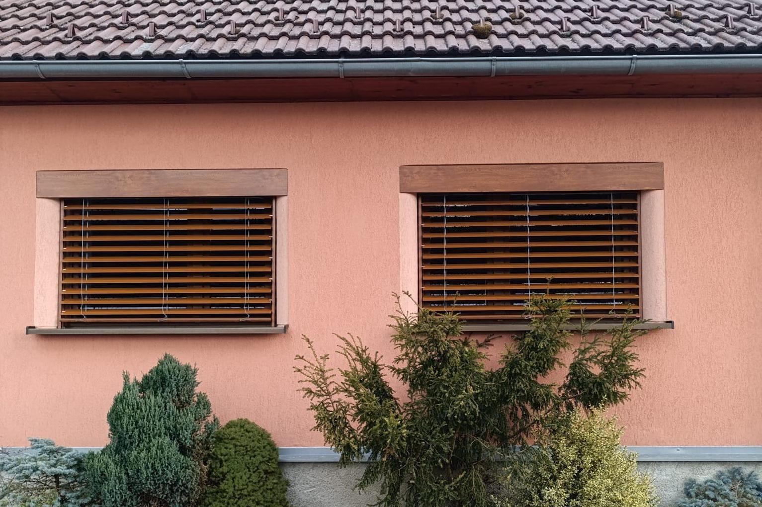 Venkovní žaluzie a rolety