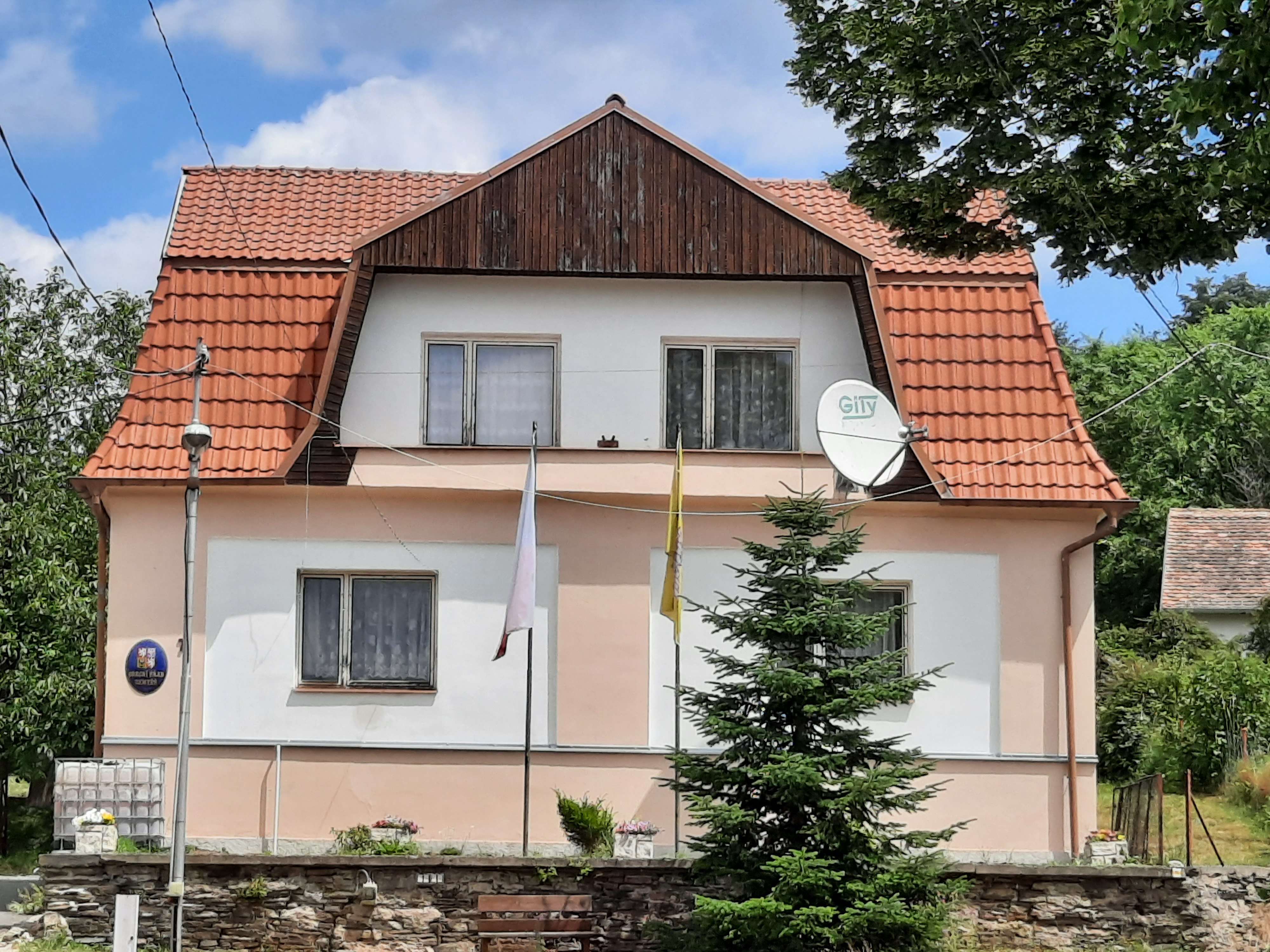 Semtěš - obecní úřad foto 2