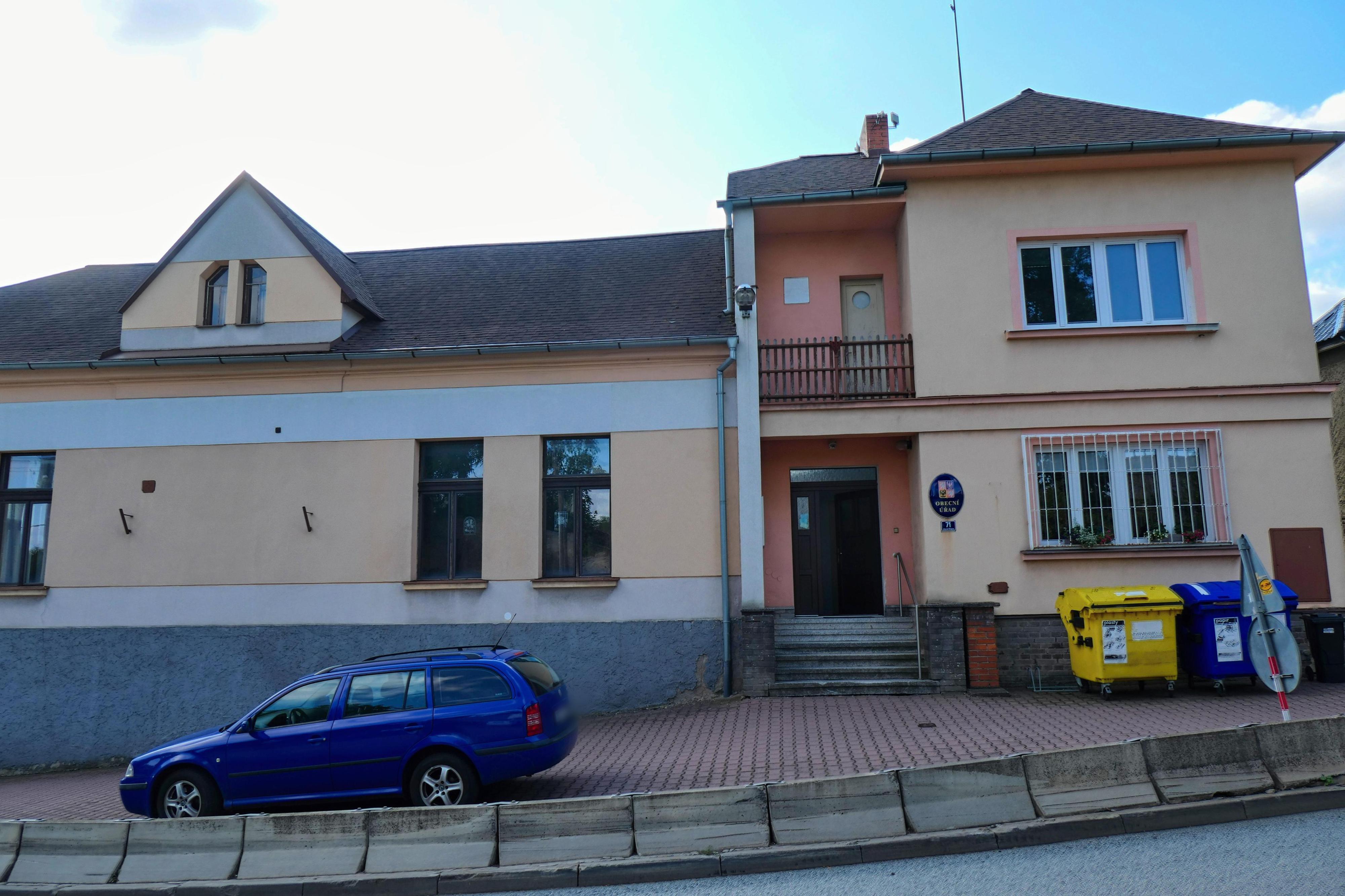 Jizerní Vtelno - obecní úřad foto 4