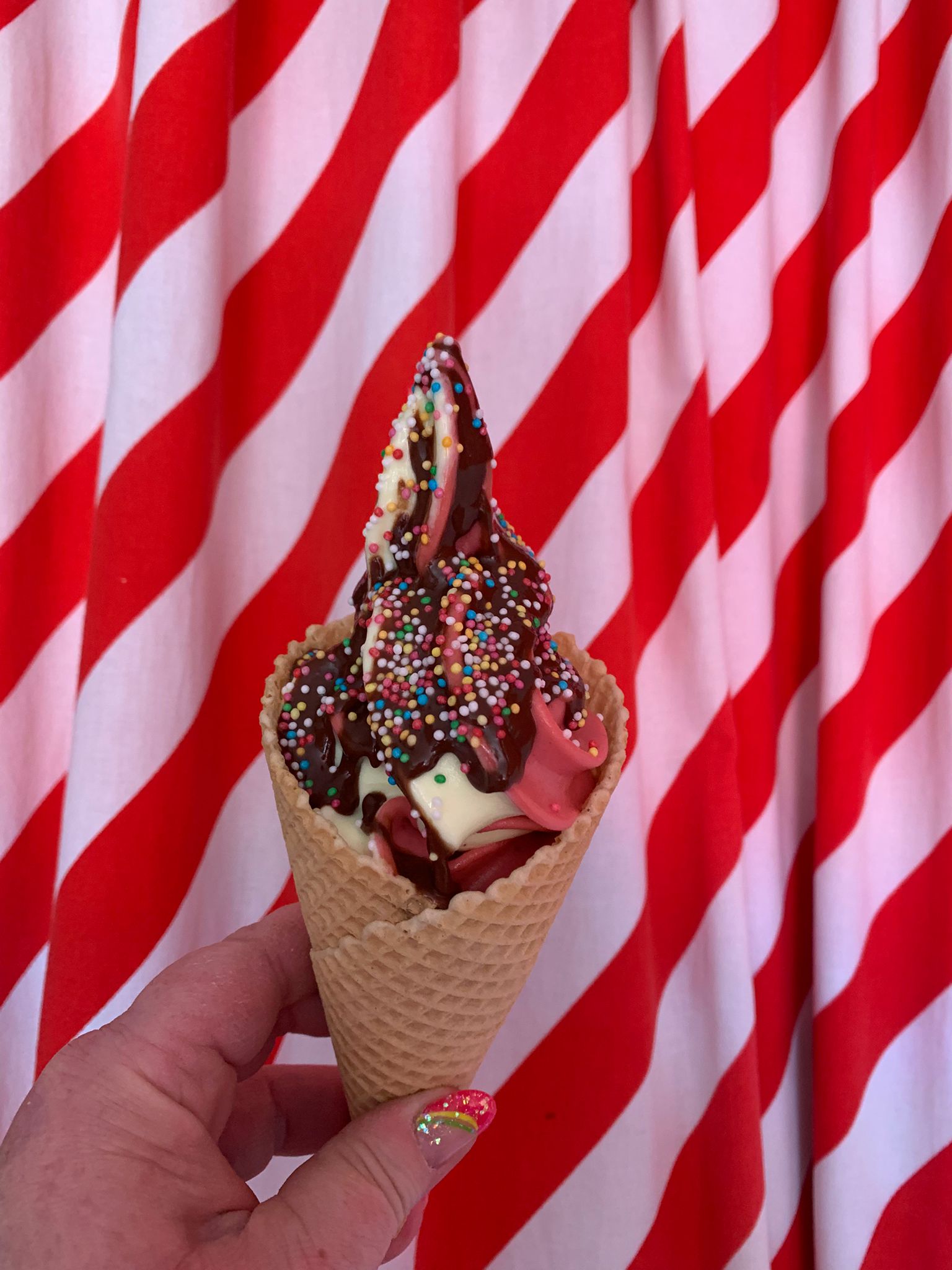 Zmrzlinka u náměstí foto 3