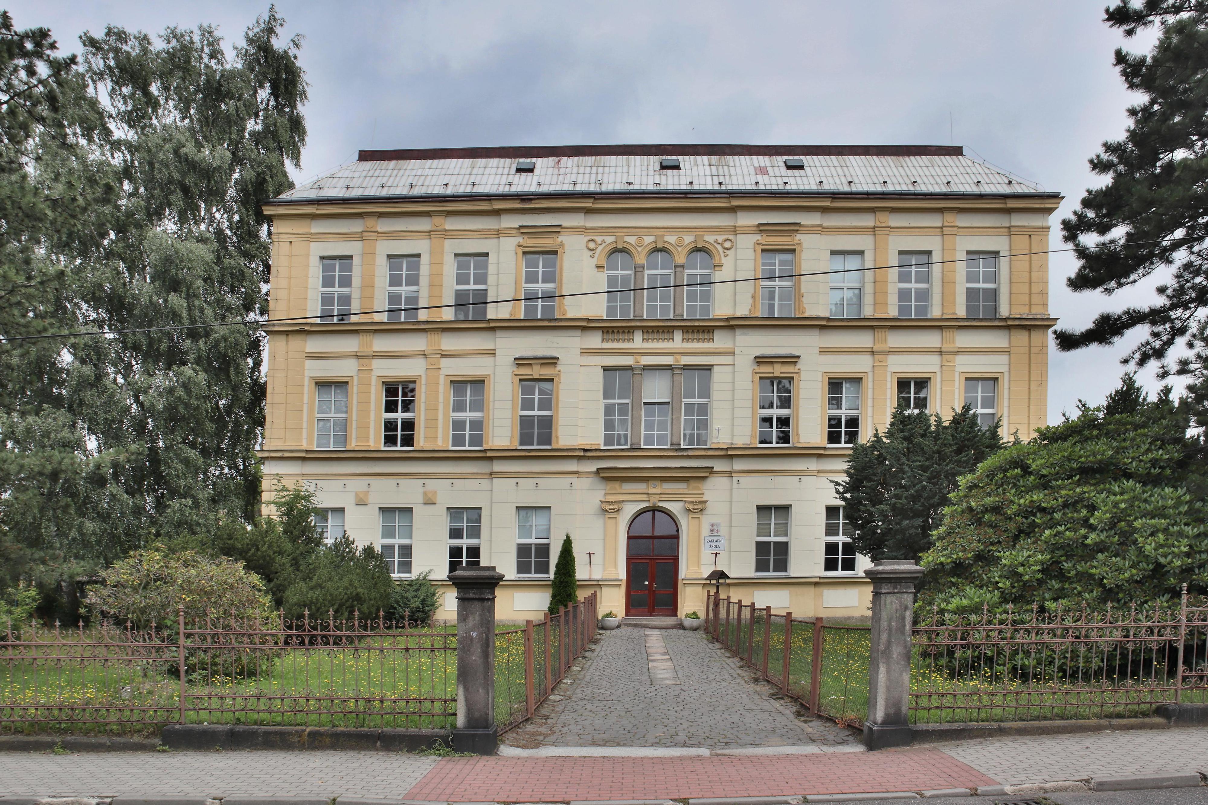 ZŠ Nové Město pod Smrkem foto 3