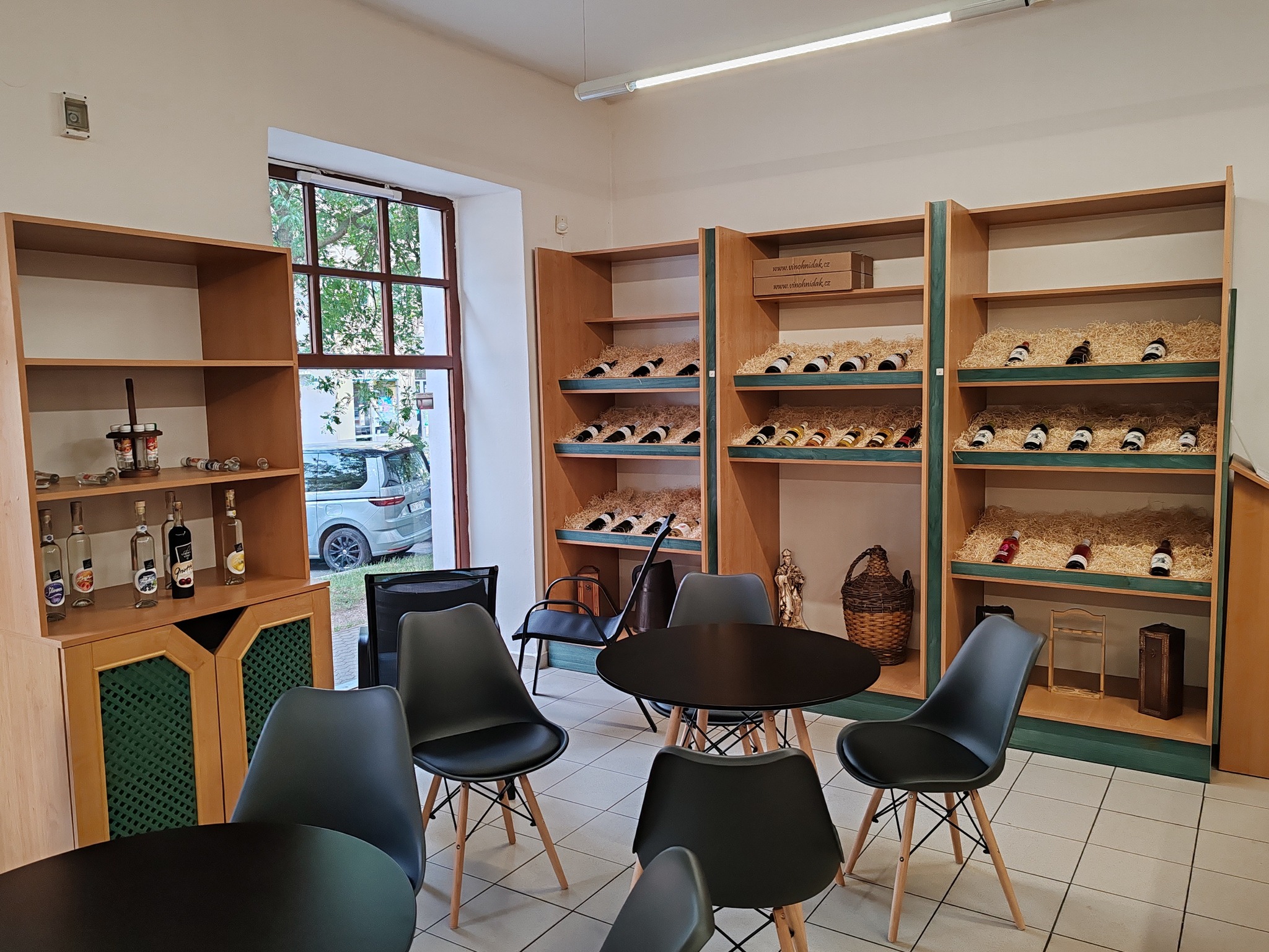 Na sklenku vína foto 2