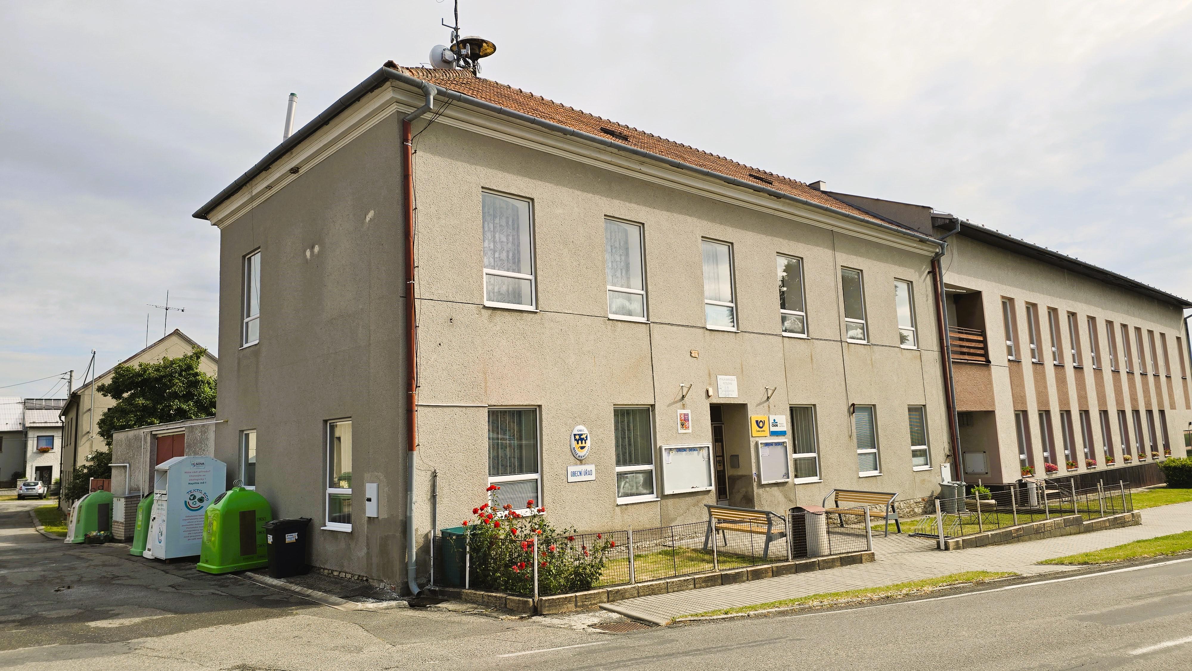 Malé Hradisko - obecní úřad foto 5