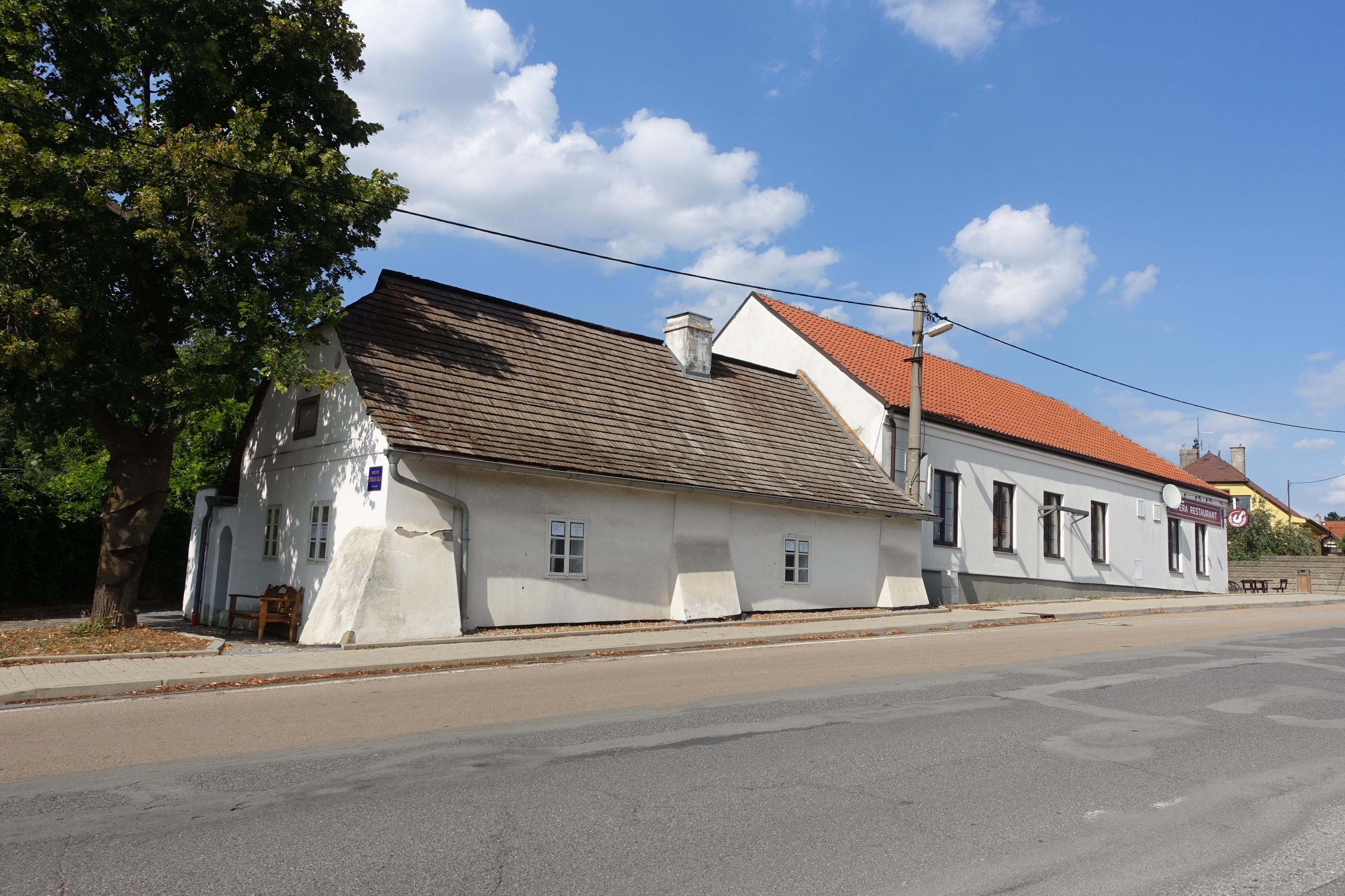 Památník Vítězslava Hálka foto 4