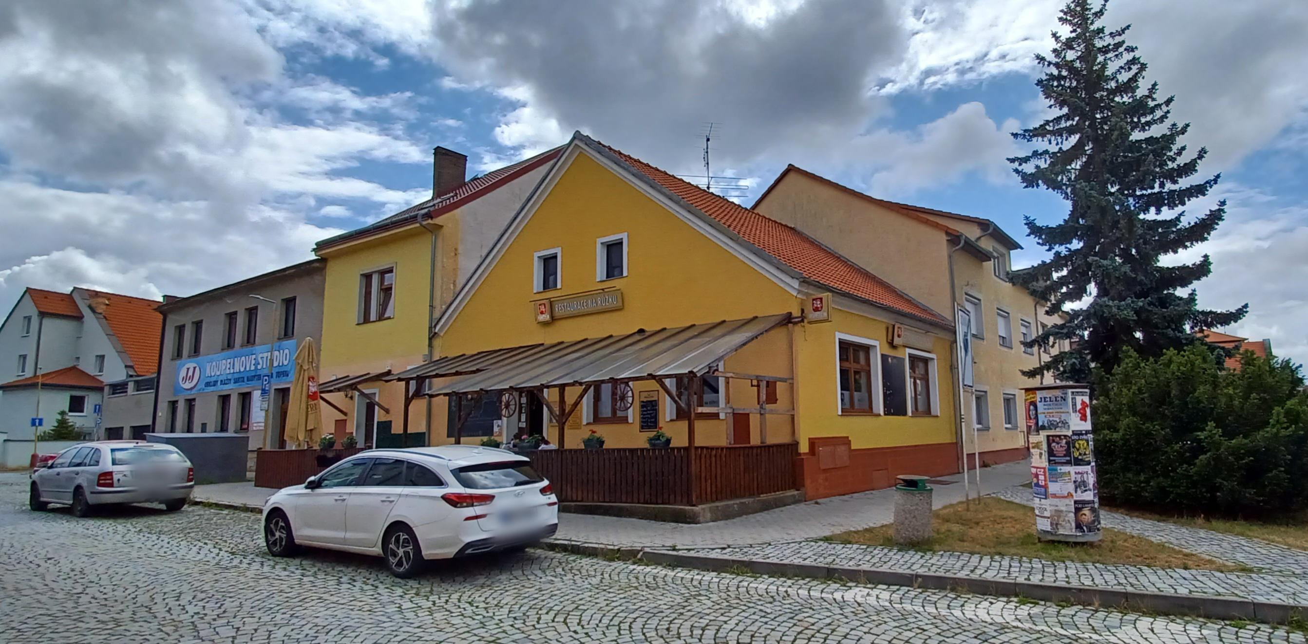 Restaurace na růžku foto 3