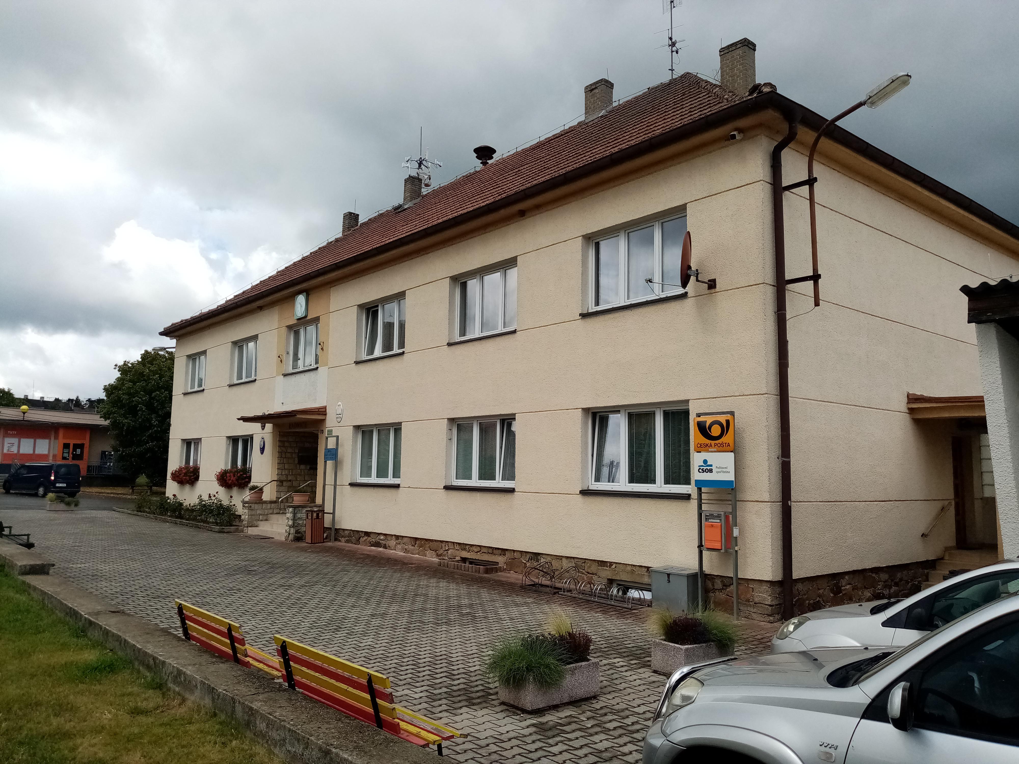 Broumy - obecní úřad foto 2