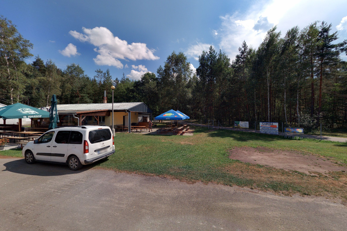 Multifunkční dobíjecí stanice kemp Pohoda