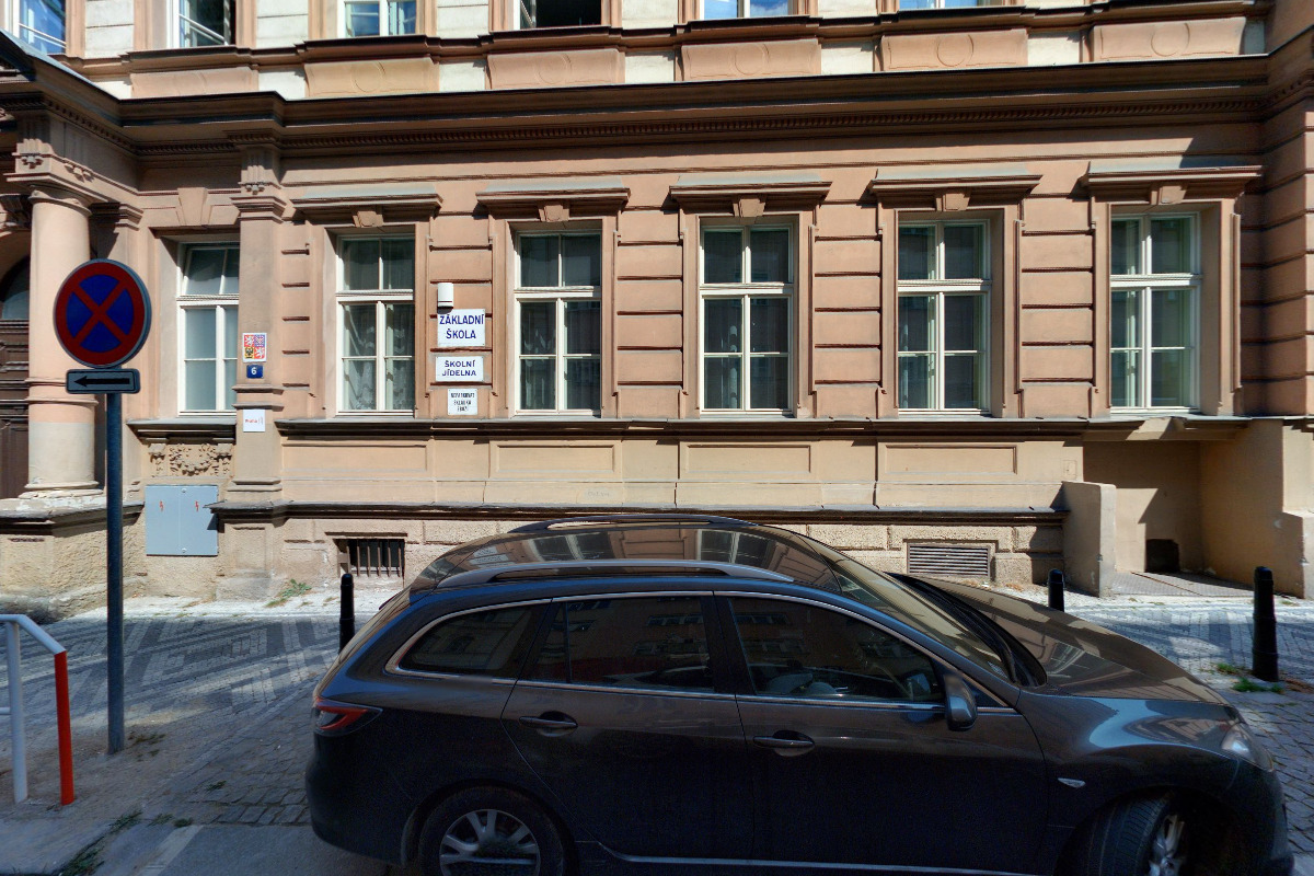 Základní škola, Perunova foto 6