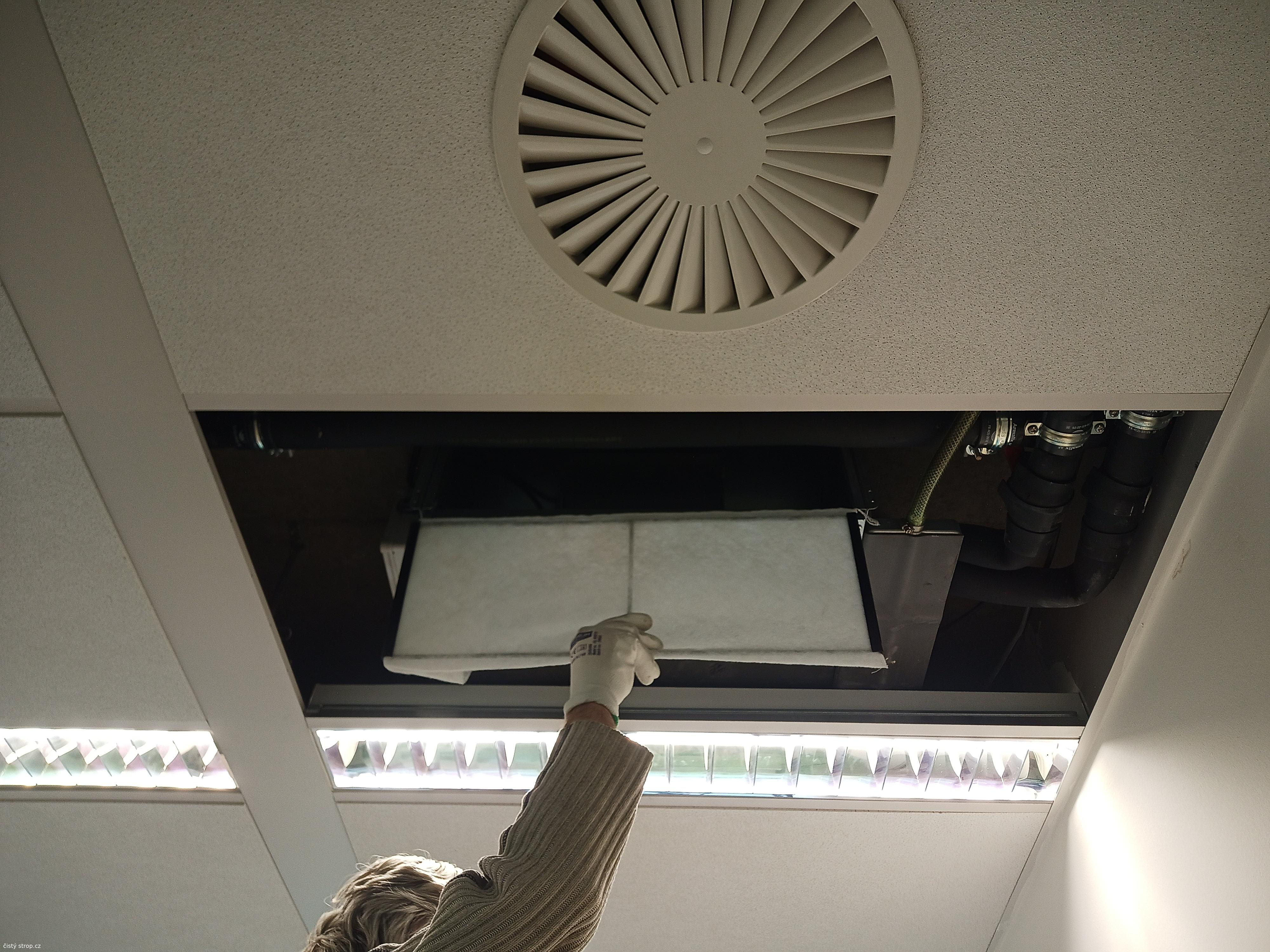 Čistý strop – čištění stropů a ventilace foto 6