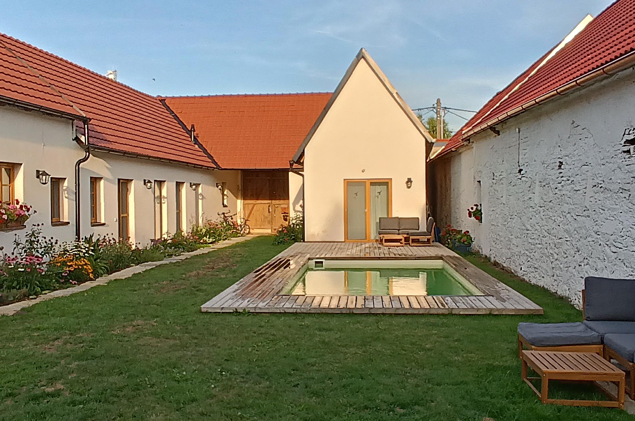 Tady dobrý