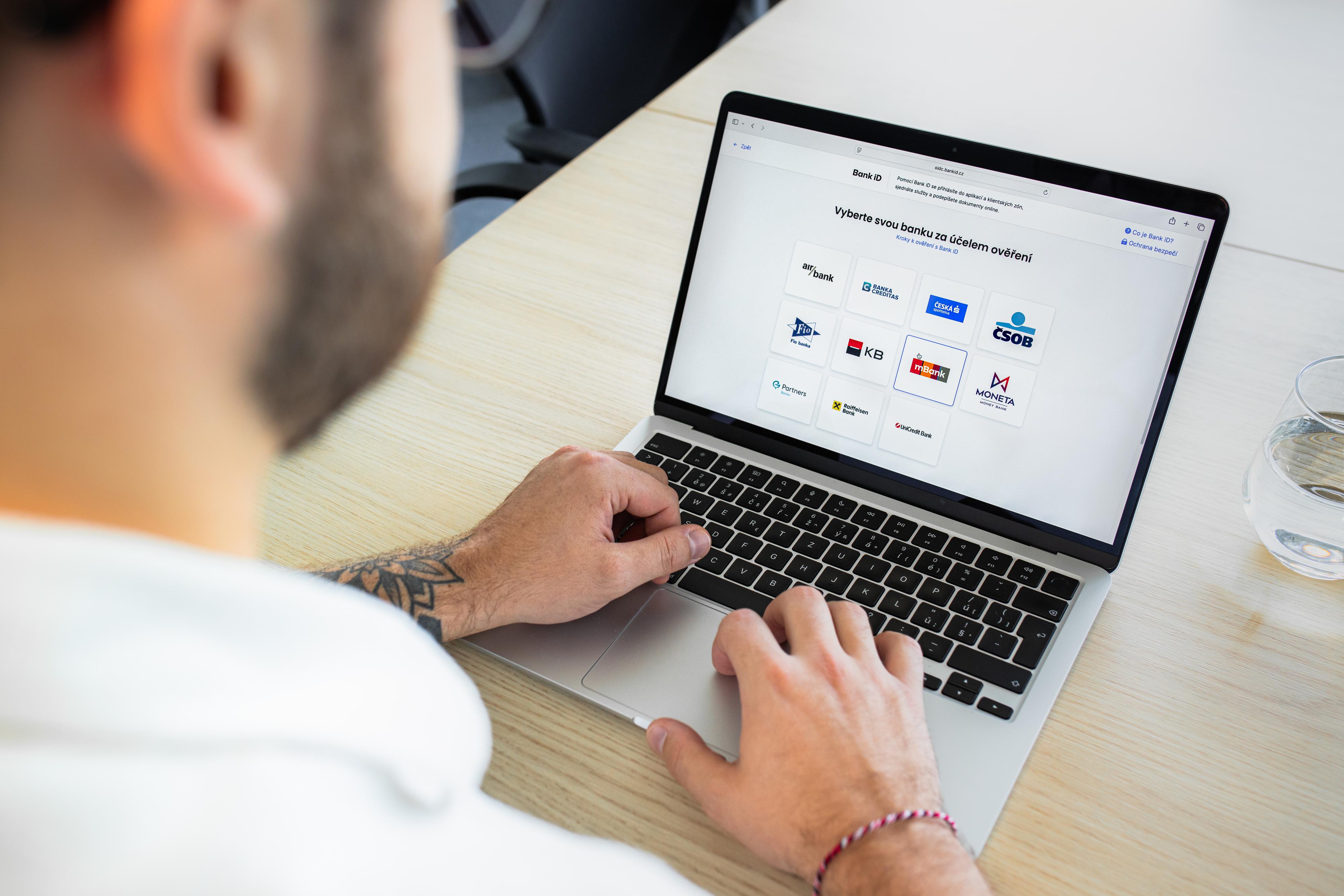 Bankovní identita foto 3