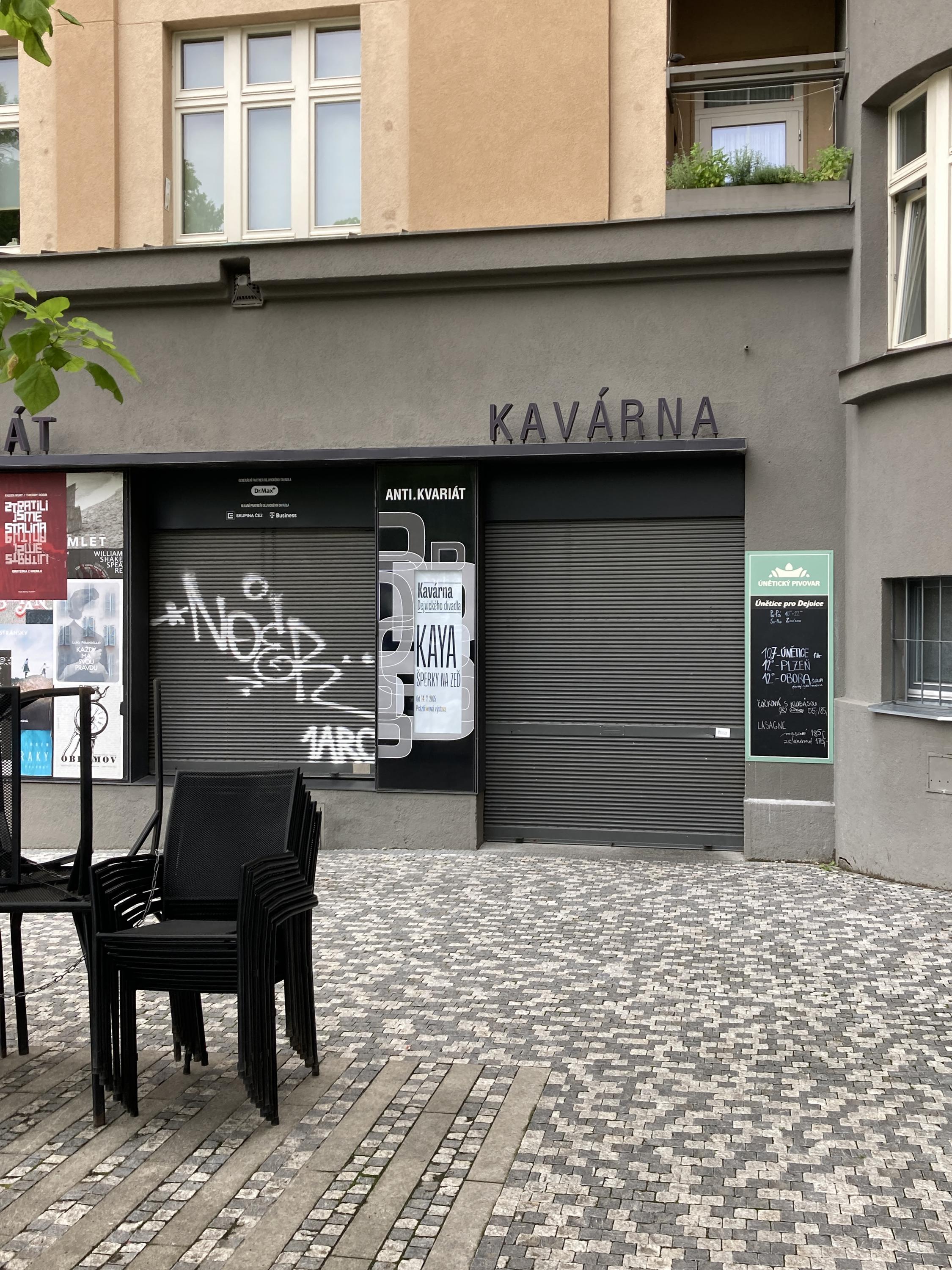 Kavárna Dejvického divadla foto 3