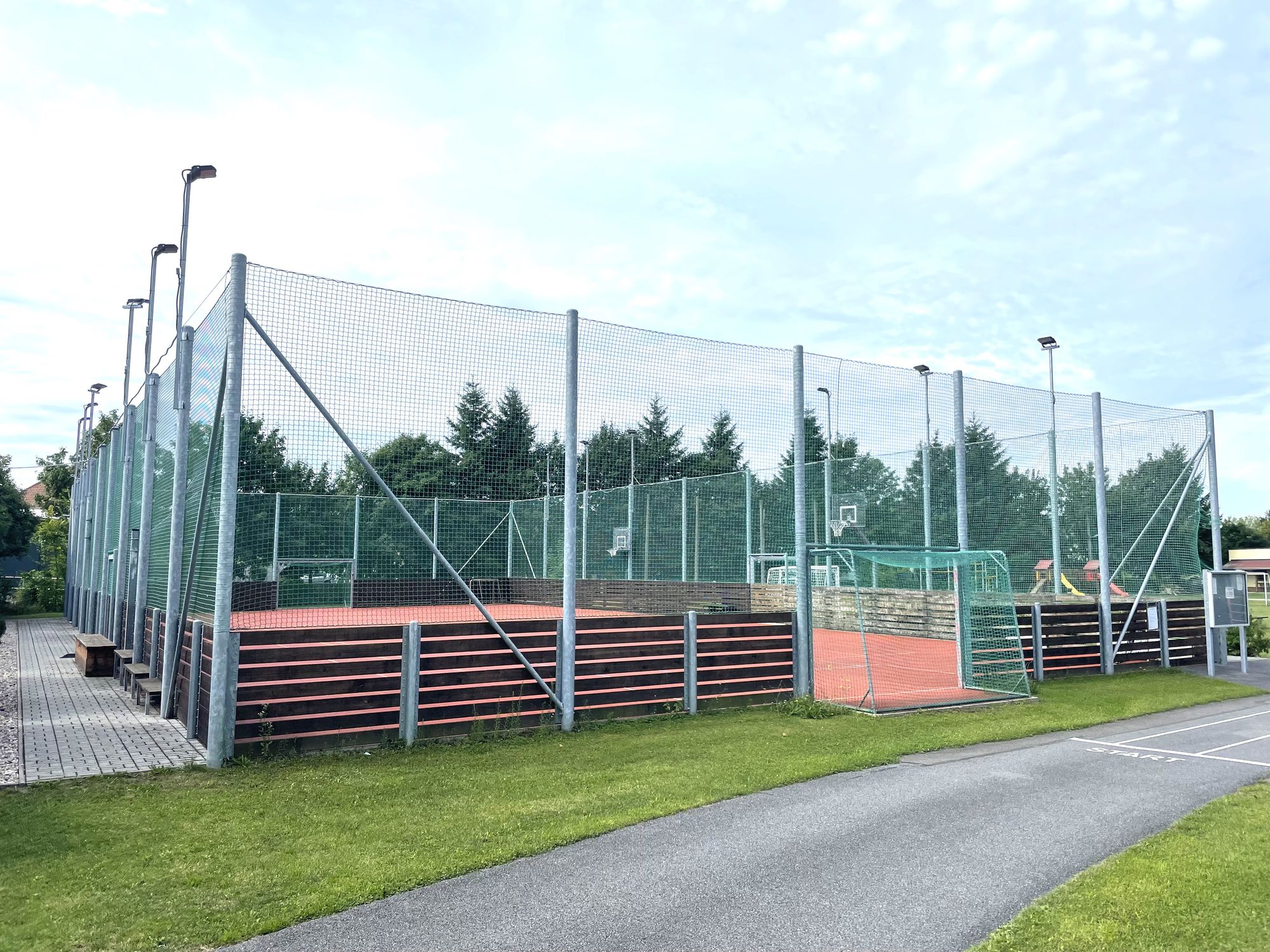 Multifunkční hřiště Dolní Ředice