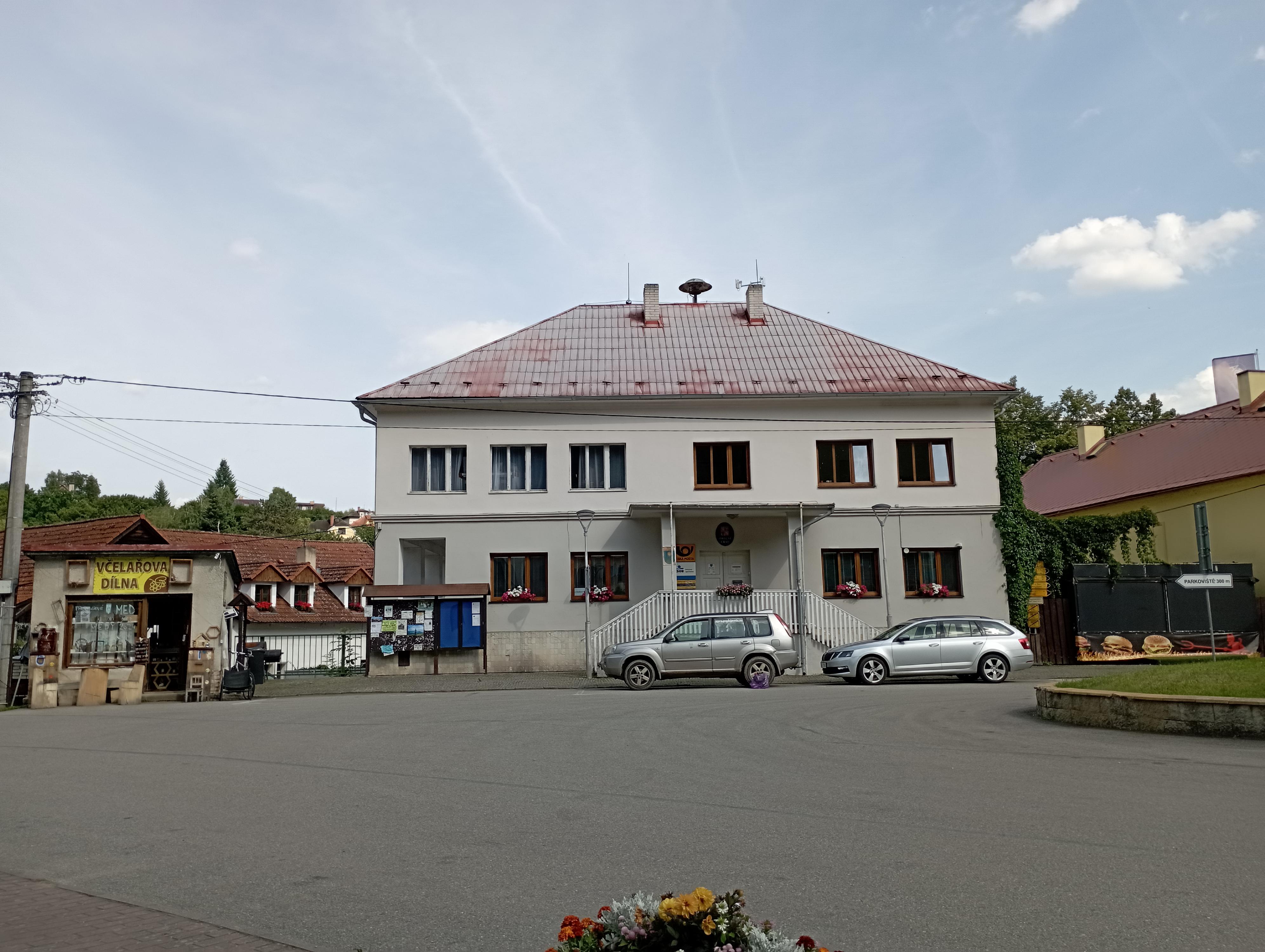 Český Šternberk - úřad městyse foto 6