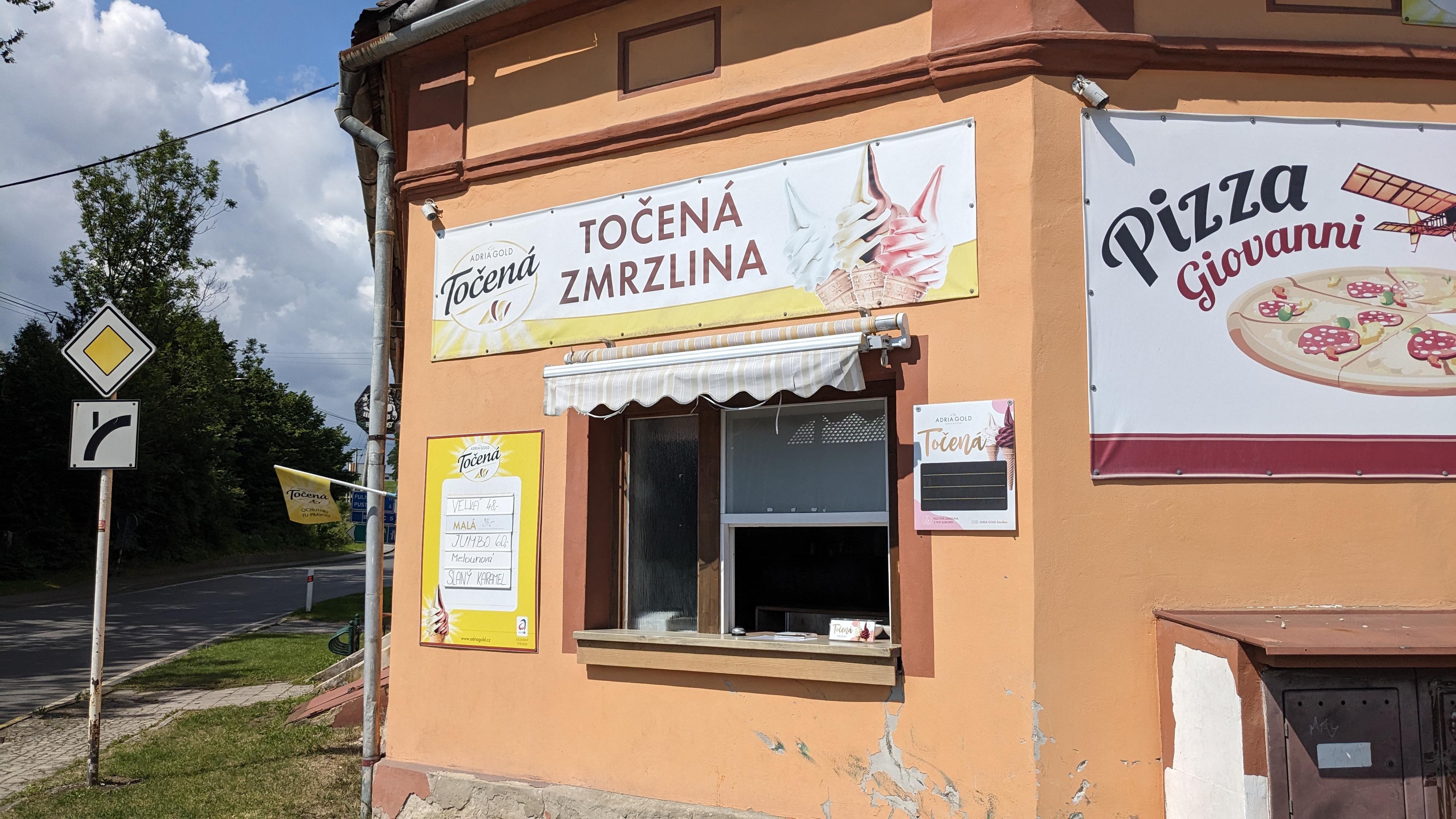 Zmrzlinový stánek Na Obecní foto 1