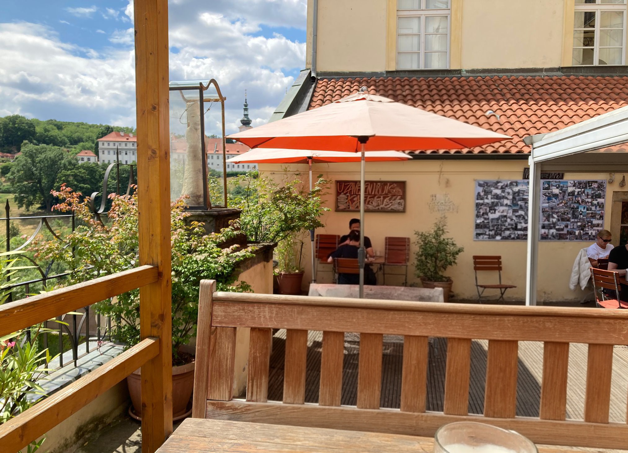 U Zavěšenýho kafe - Divadlo pokračuje foto 2