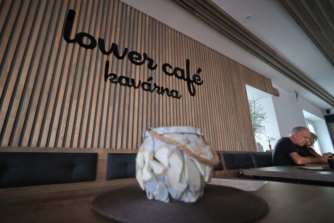 Lower café Kavárna