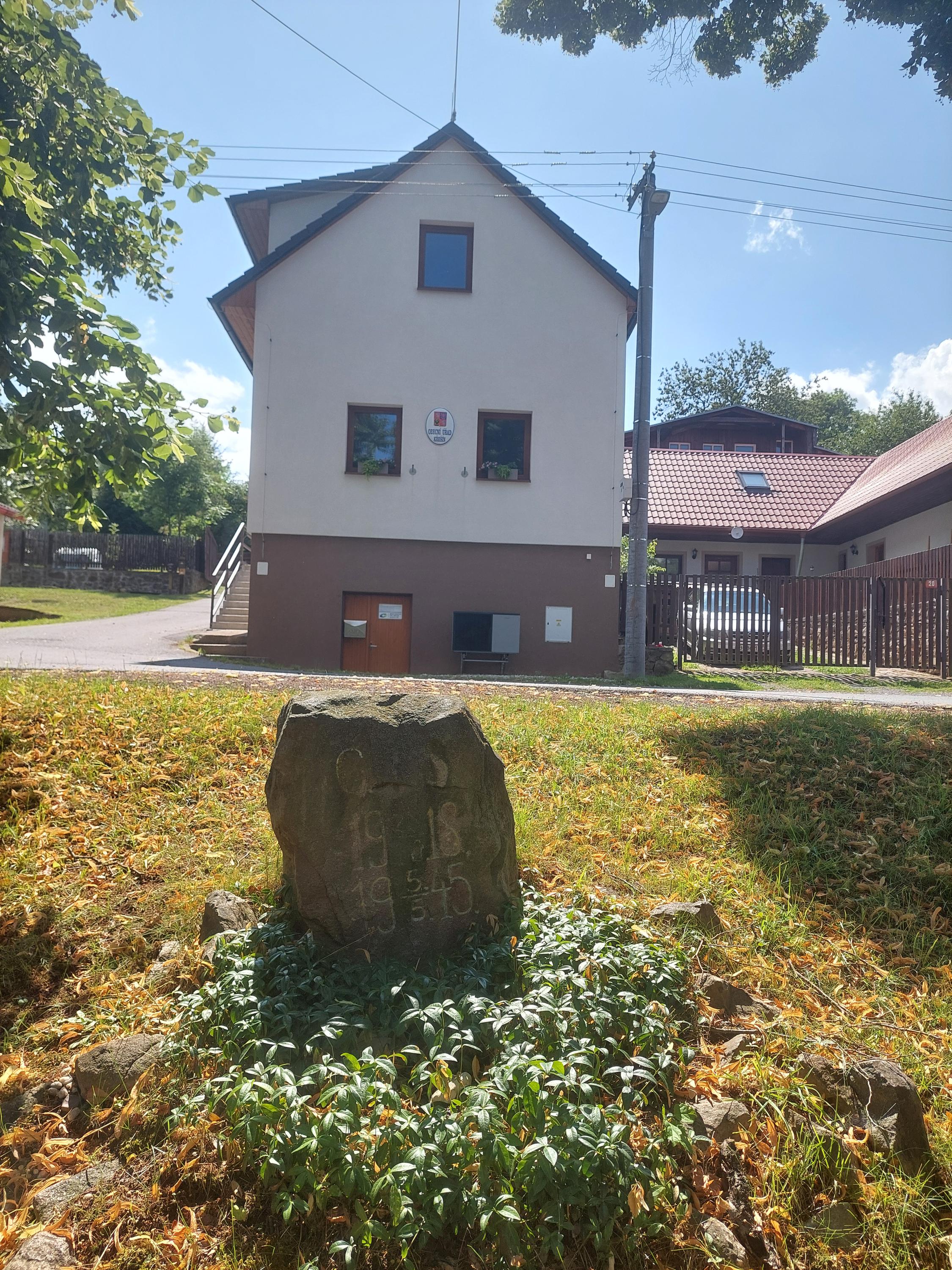 Křešín - obecní úřad foto 3