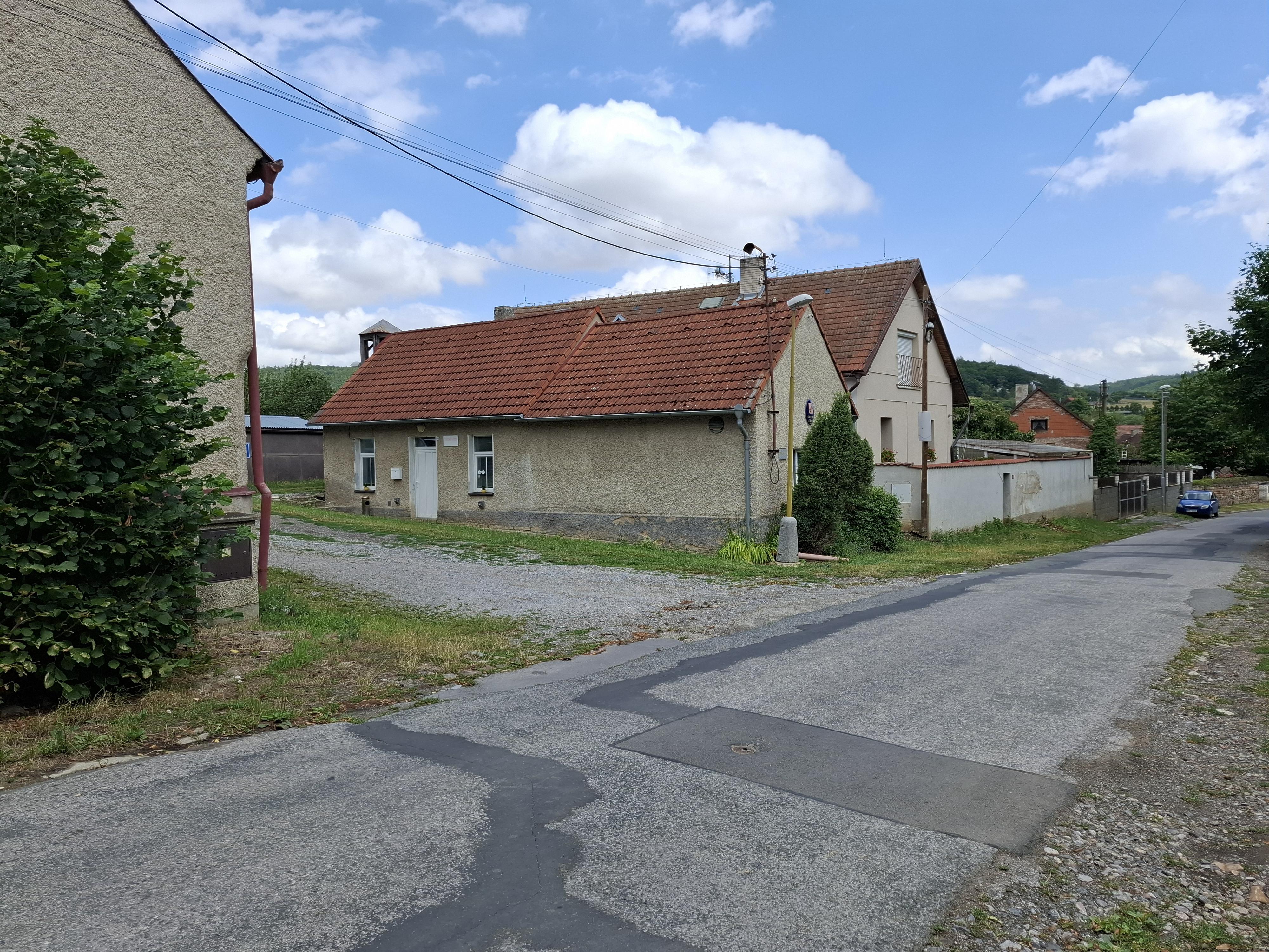 Nenačovice - obecní úřad foto 3