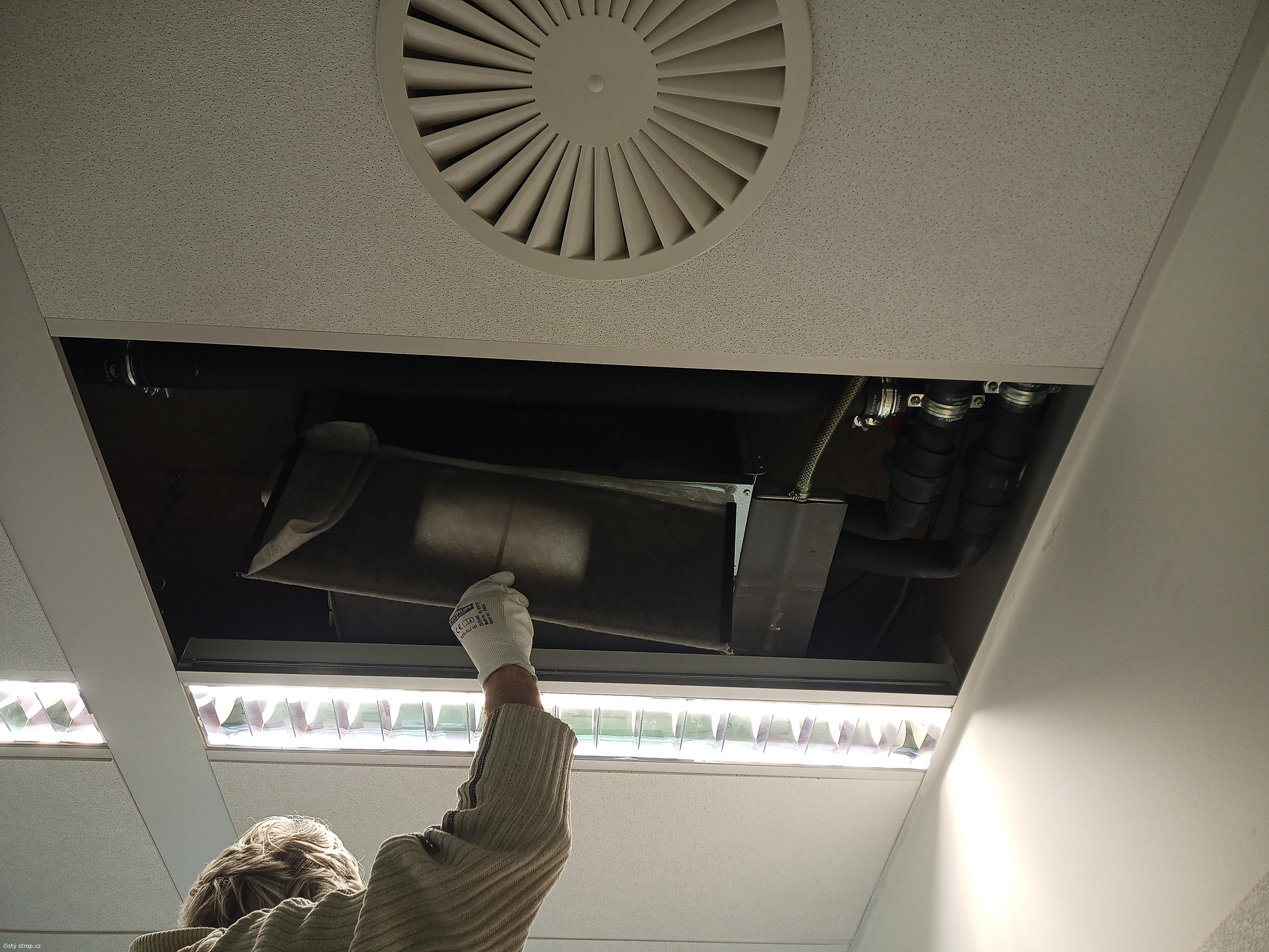 Čistý strop – čištění stropů a ventilace foto 3
