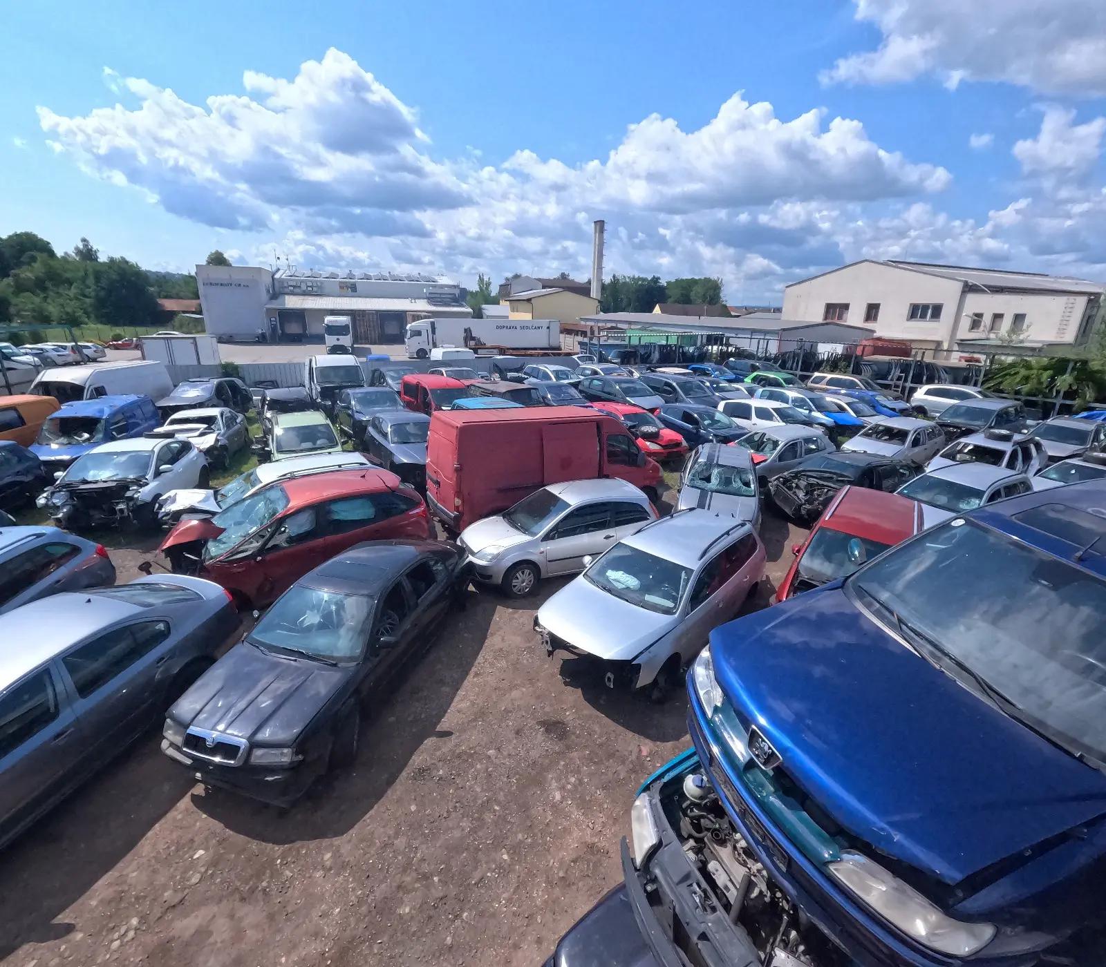 AUTOVRAKOVIŠTĚ - AUTODÍLY KADLEC foto 3