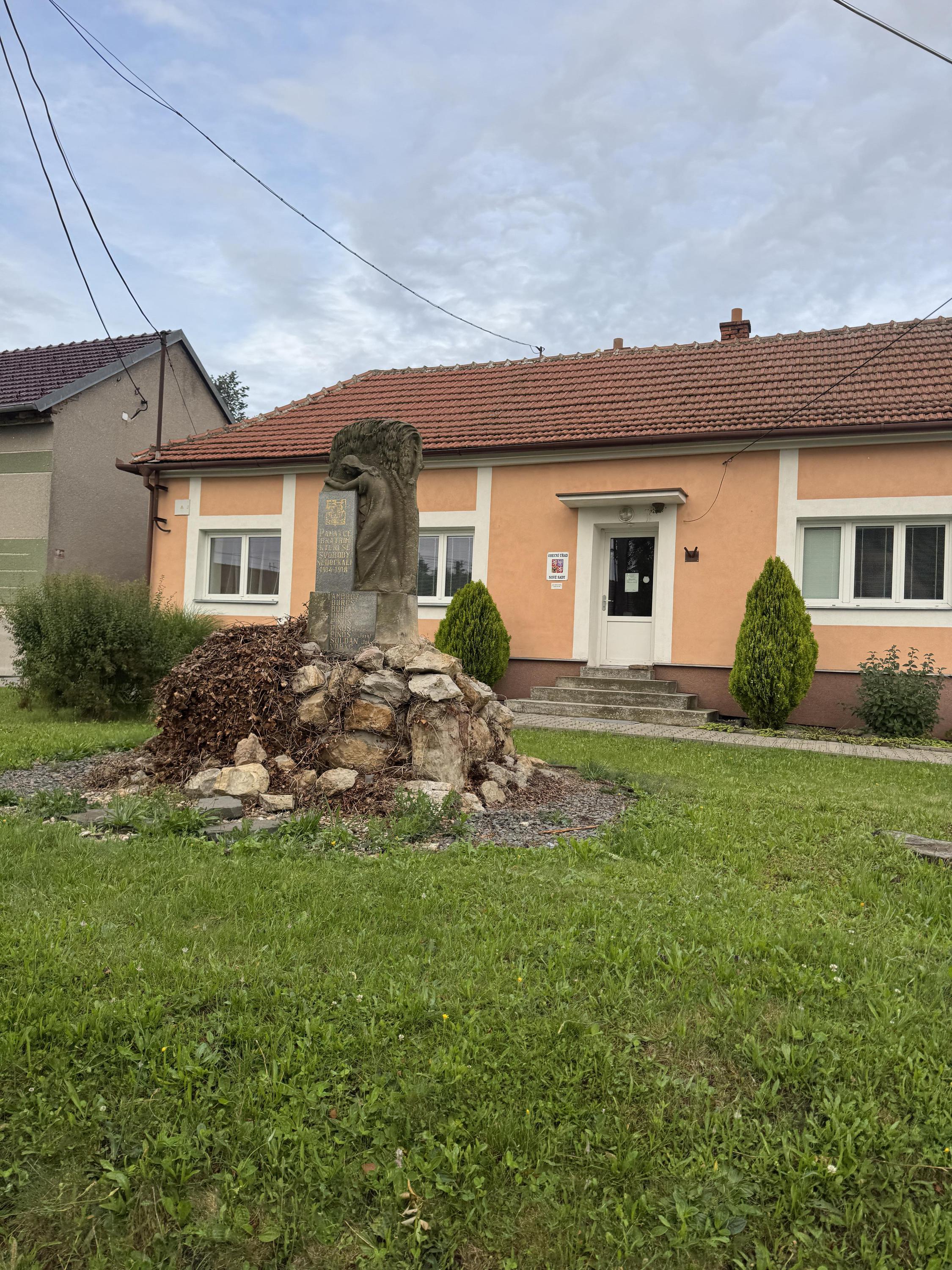 Nové Sady - obecní úřad foto 3
