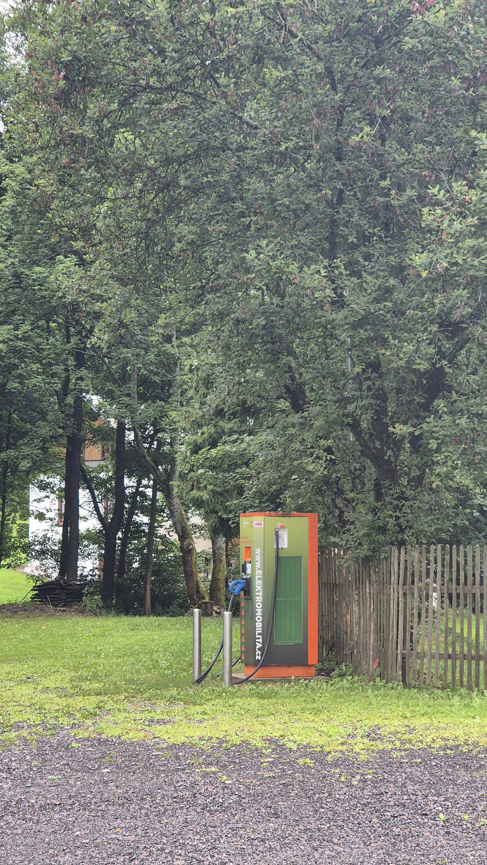 Nabíjecí stanice ČEZ foto 2