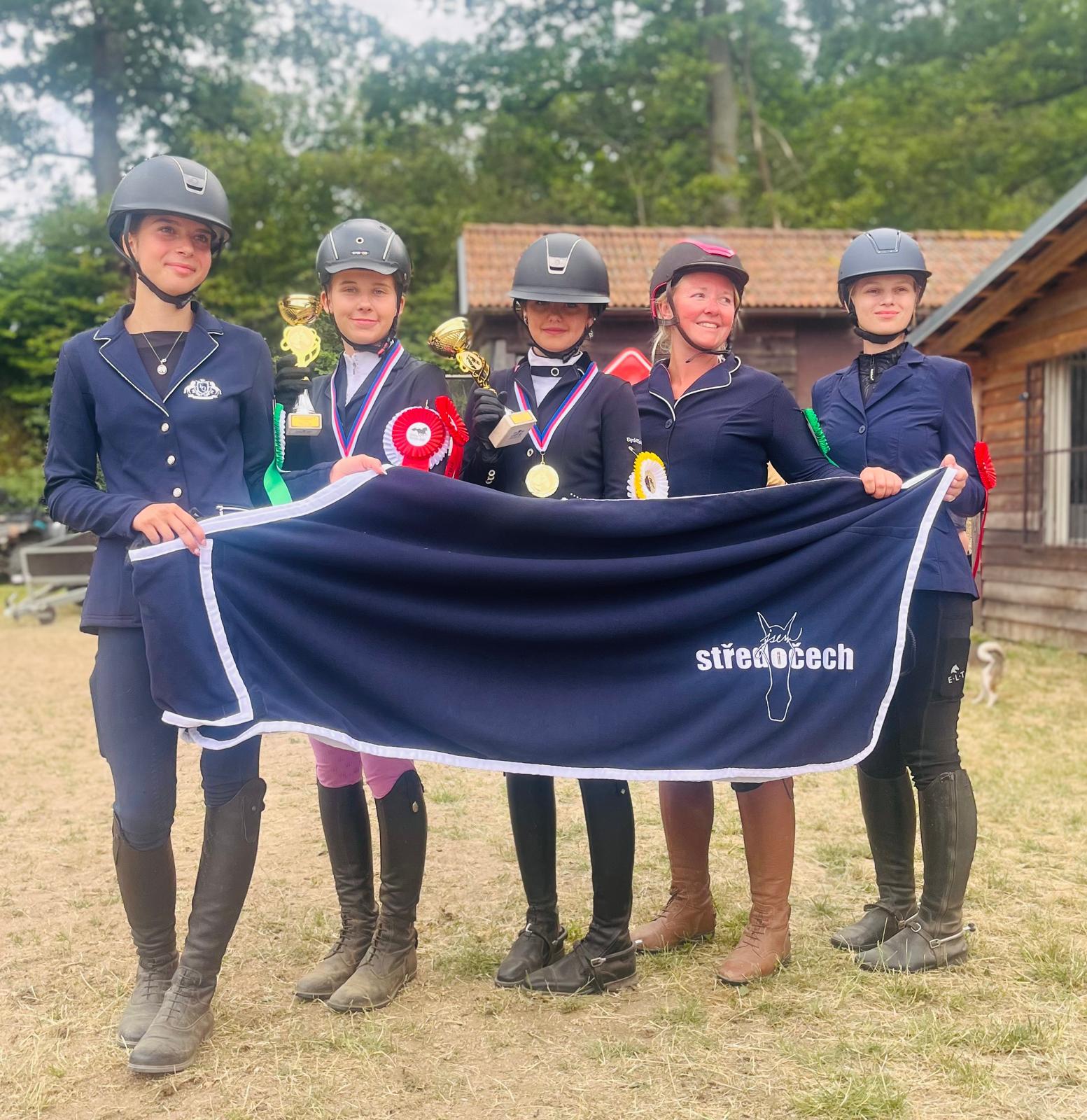 Pink Dressage Zmrzlík foto 2