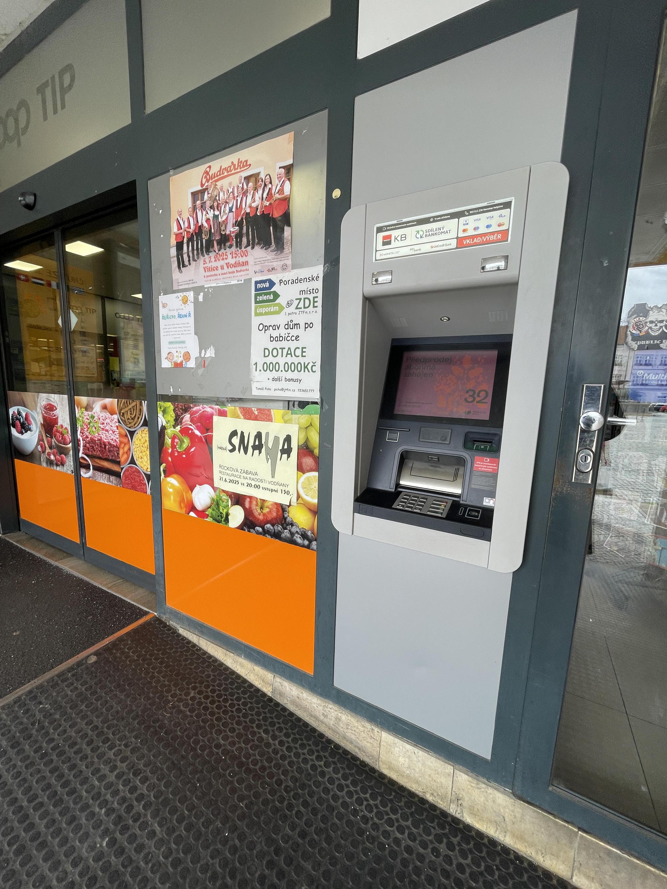 Bankomat Komerční banky foto 2