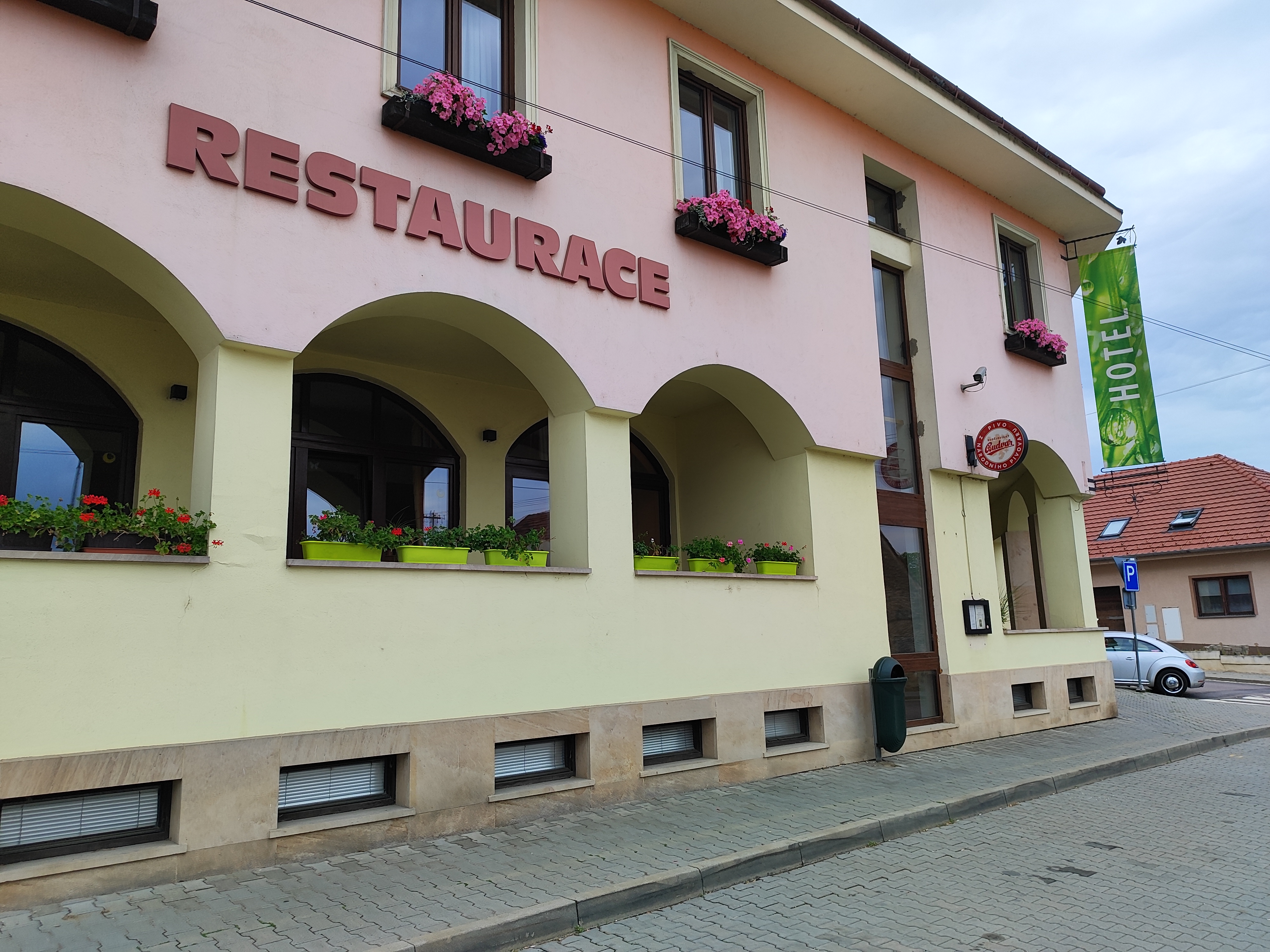 Restaurace N