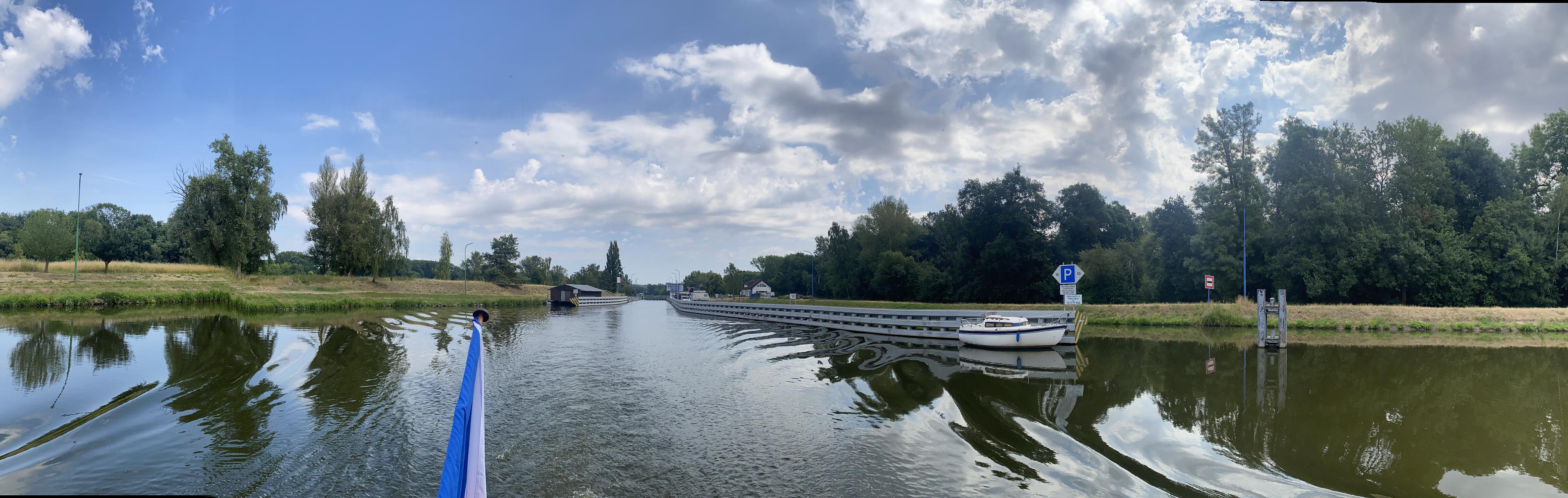 Plavební komora Obříství foto 2