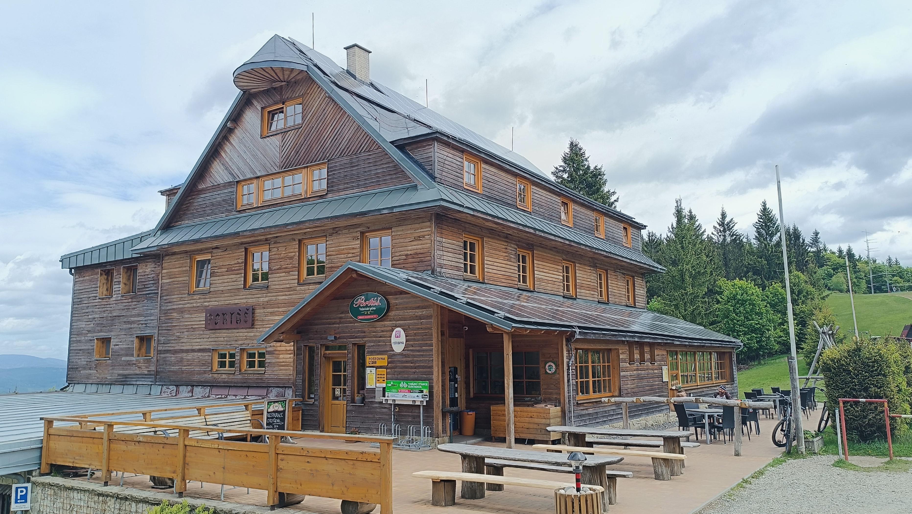 Horský hotel Portáš - nabíjecí stanice foto 5