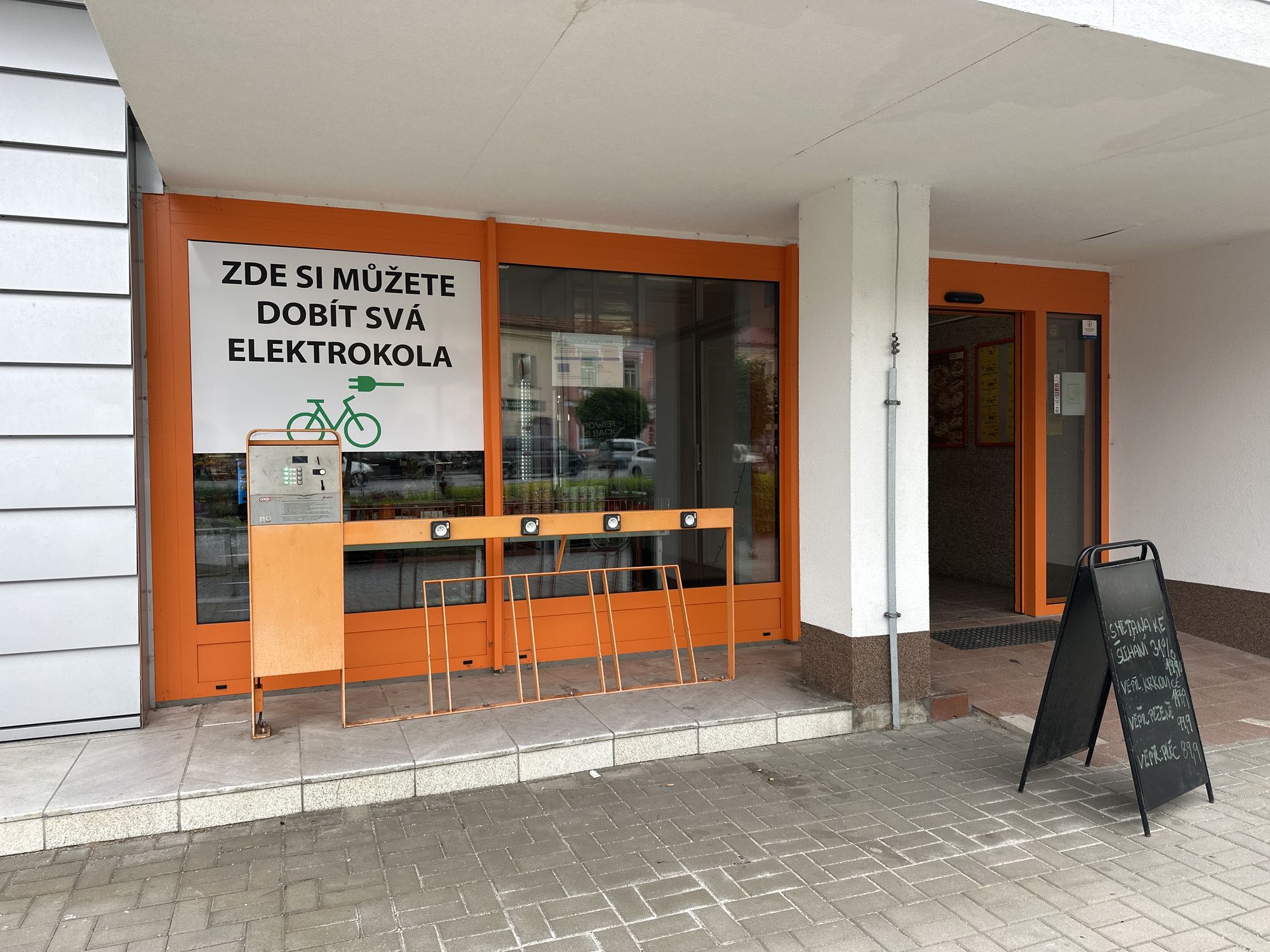 Nabíjecí stanice pro elektrokola foto 1
