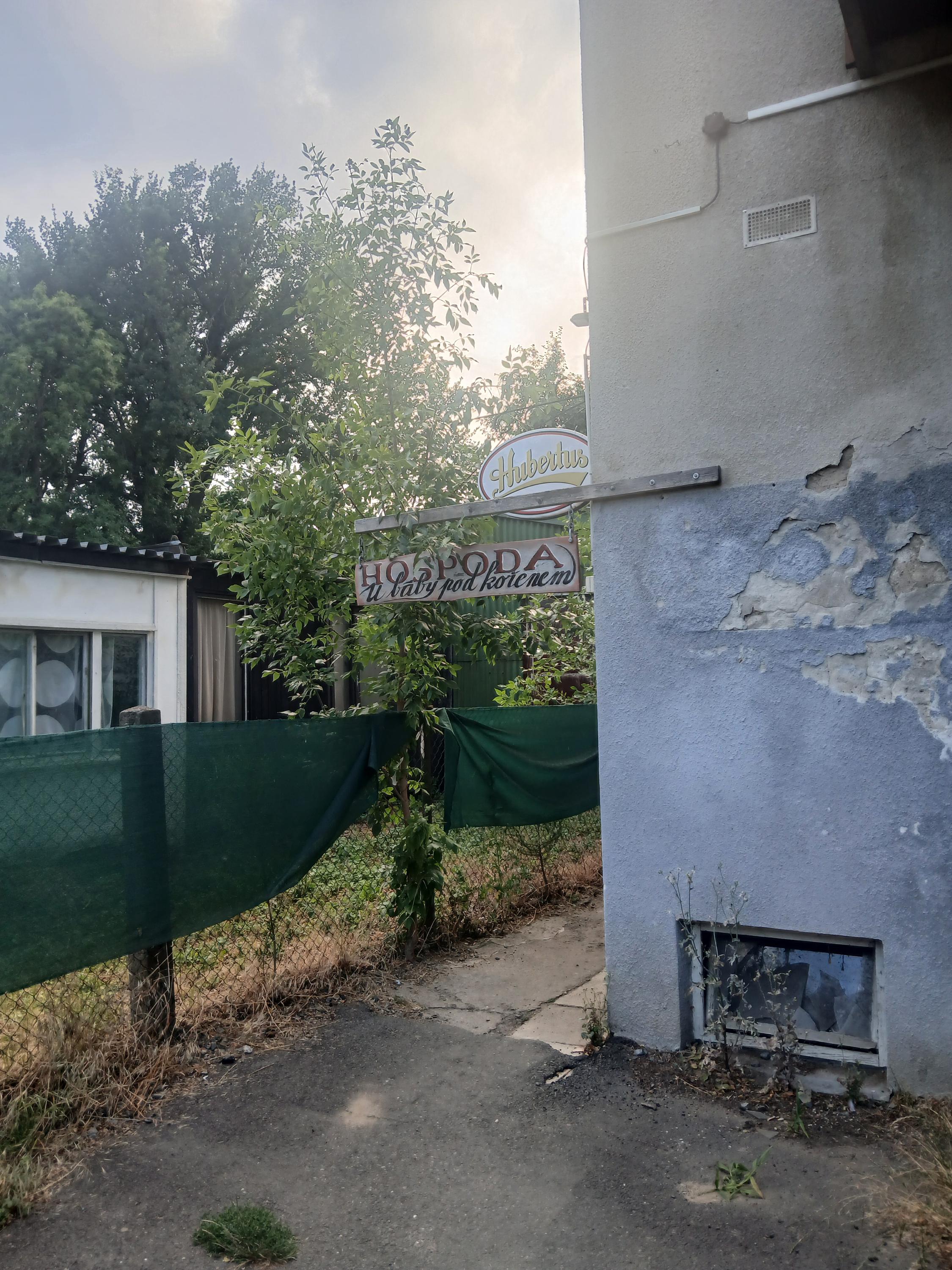 RESTAURACE U BÁBY POD KOŘENEM foto 3