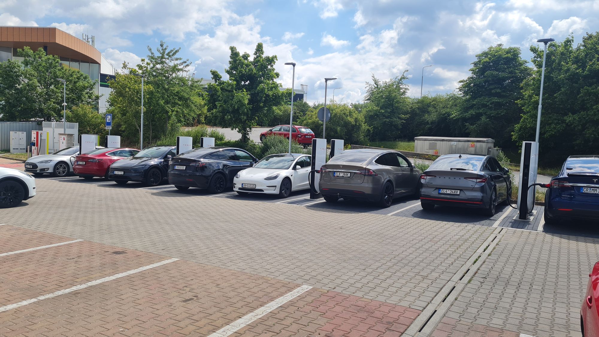 Tesla Supercharger foto 2