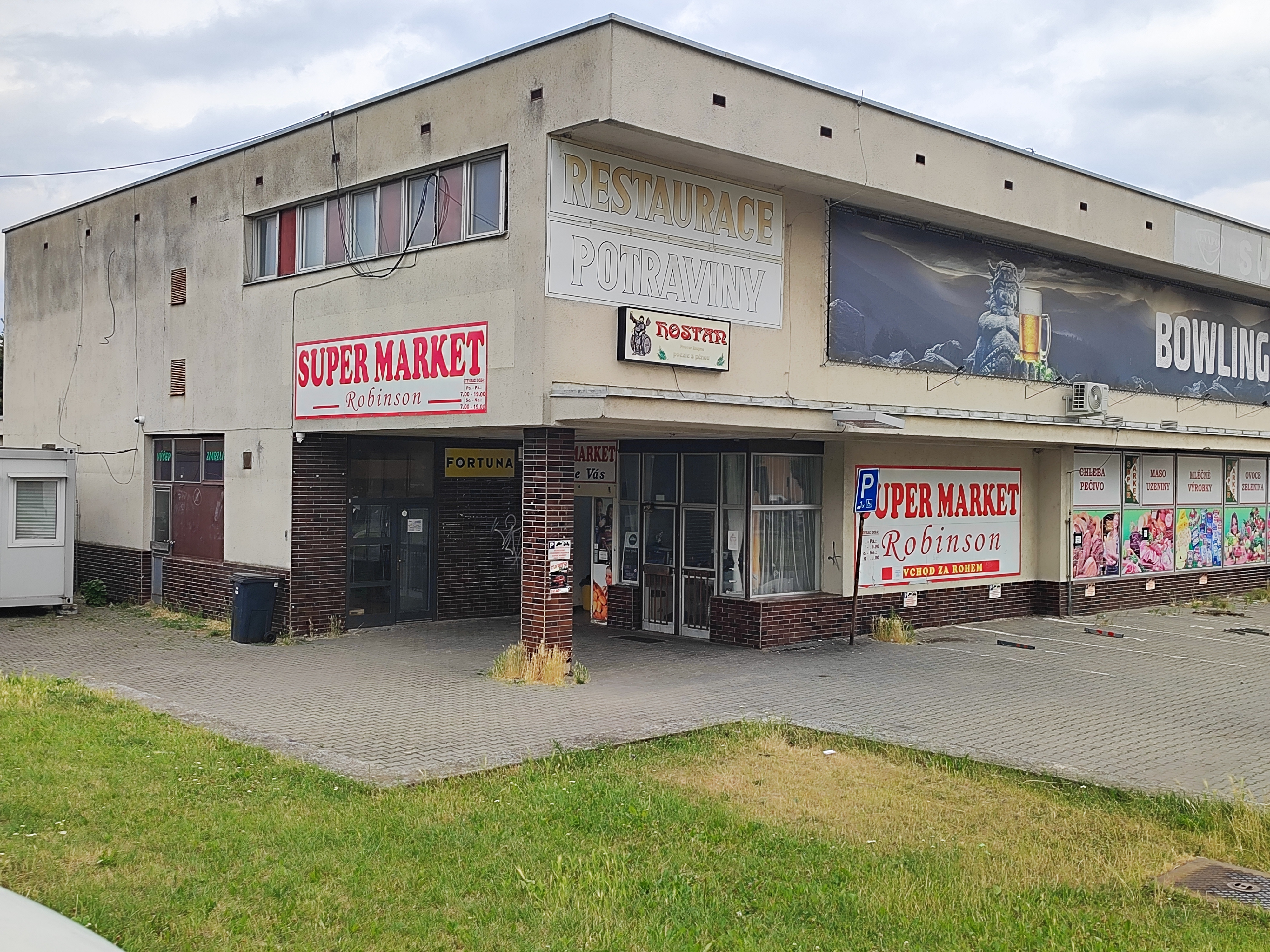 Super Market Robinson