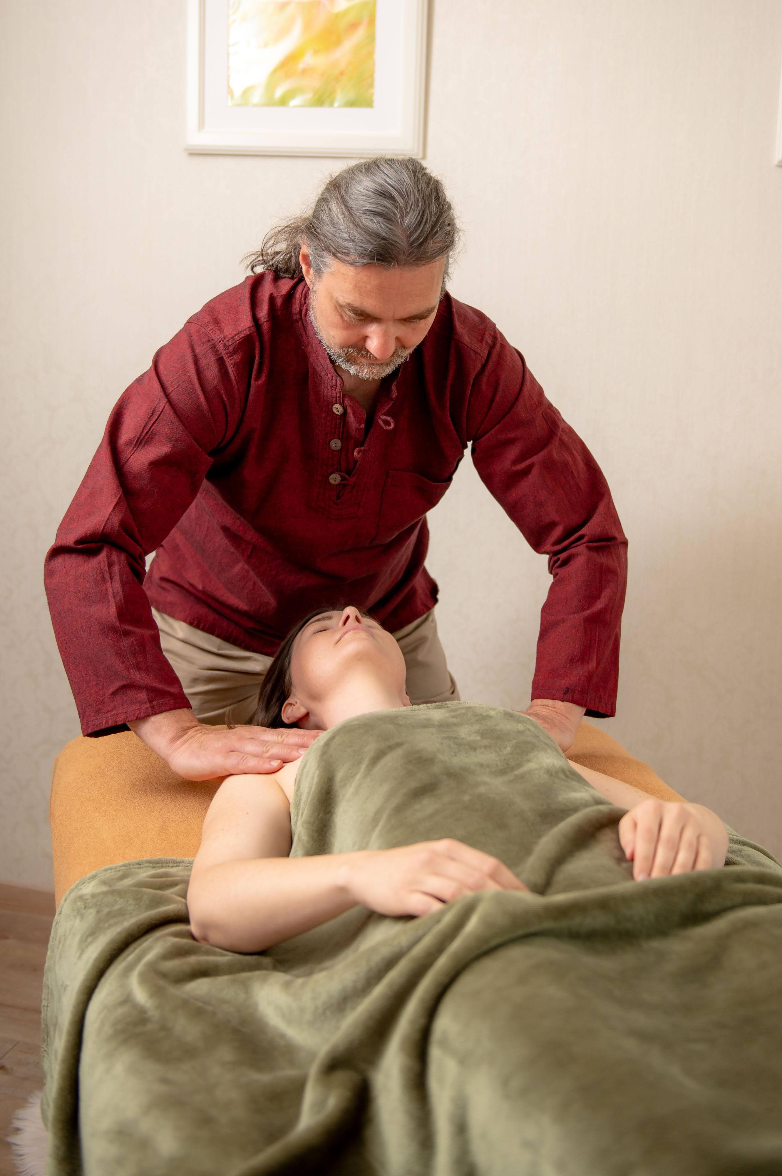 Hloubková svalová masáž